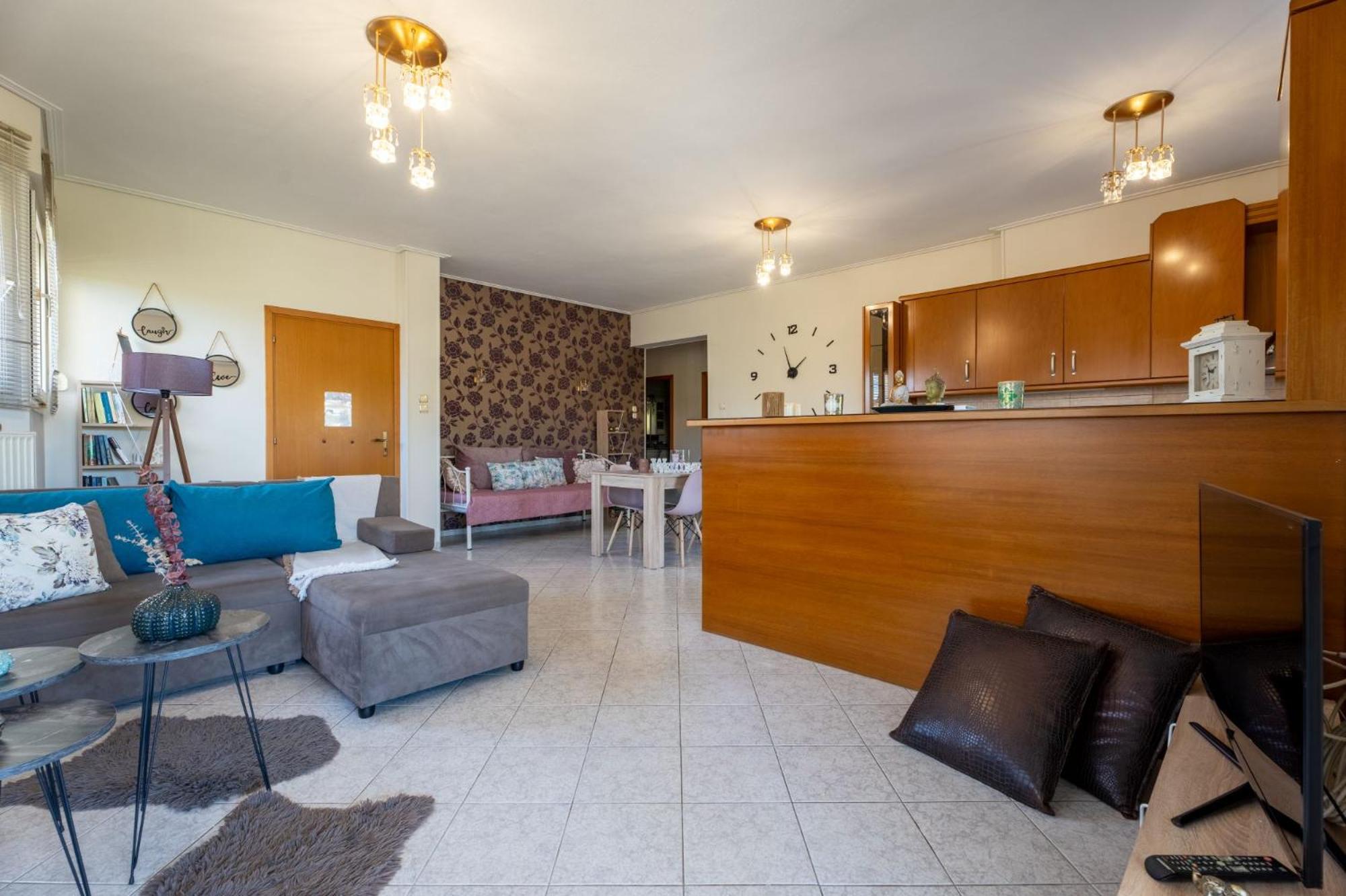 Estell’s sweet luxury house view 3