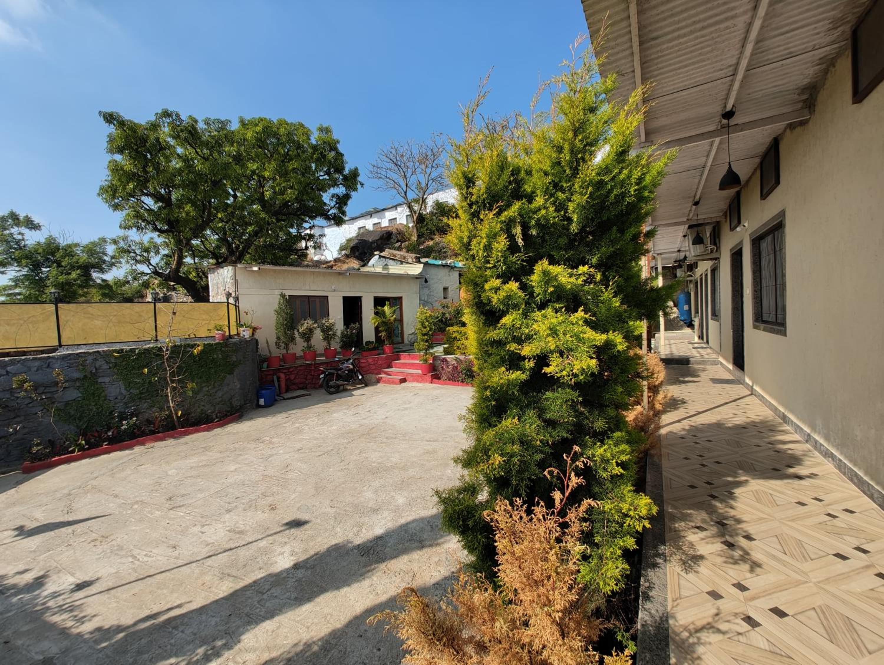 Royal Mount Abu Villa view 3