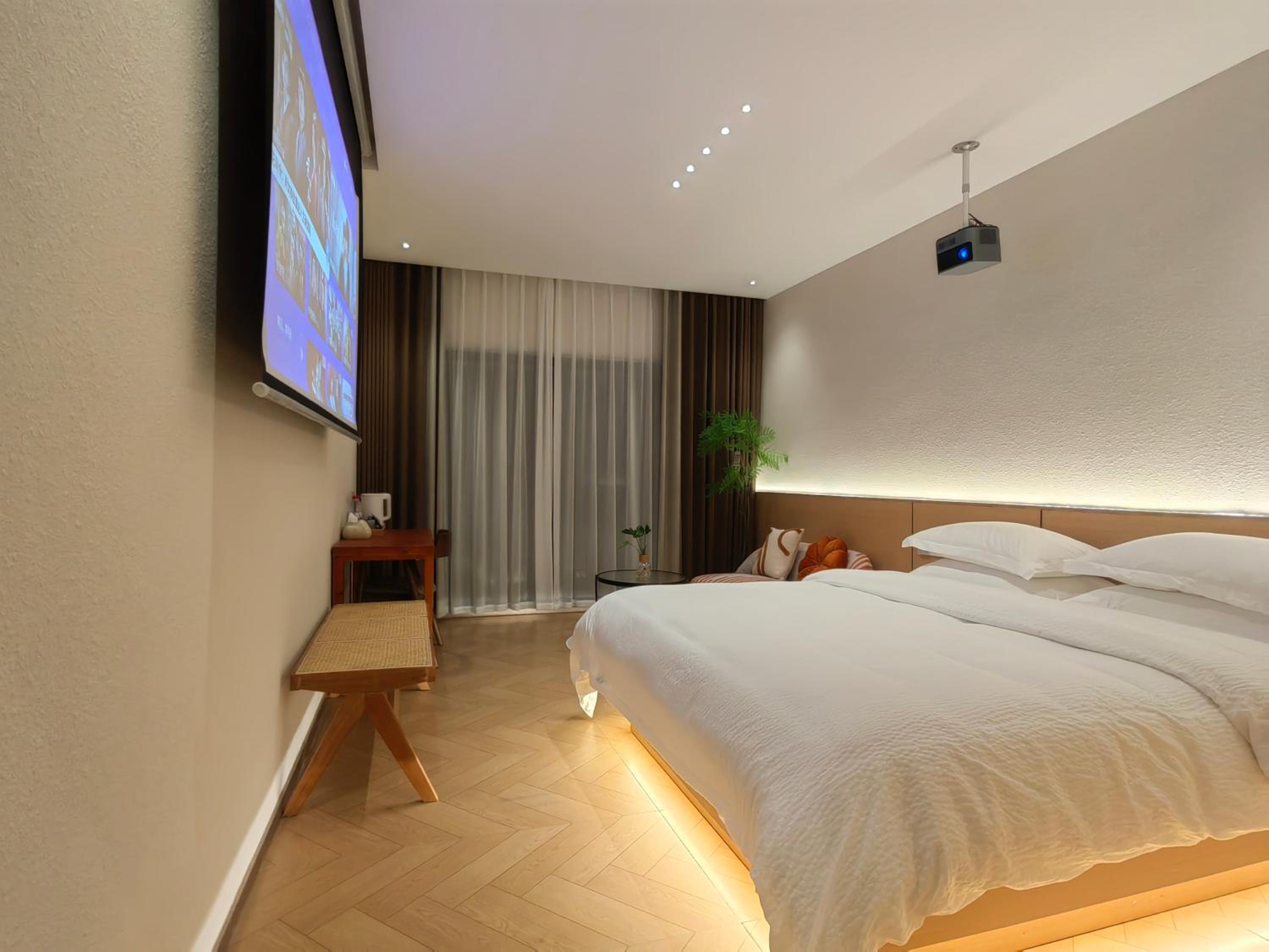 Flower Whisperer Homestay Tianmenshan Store free airport and station pick-up