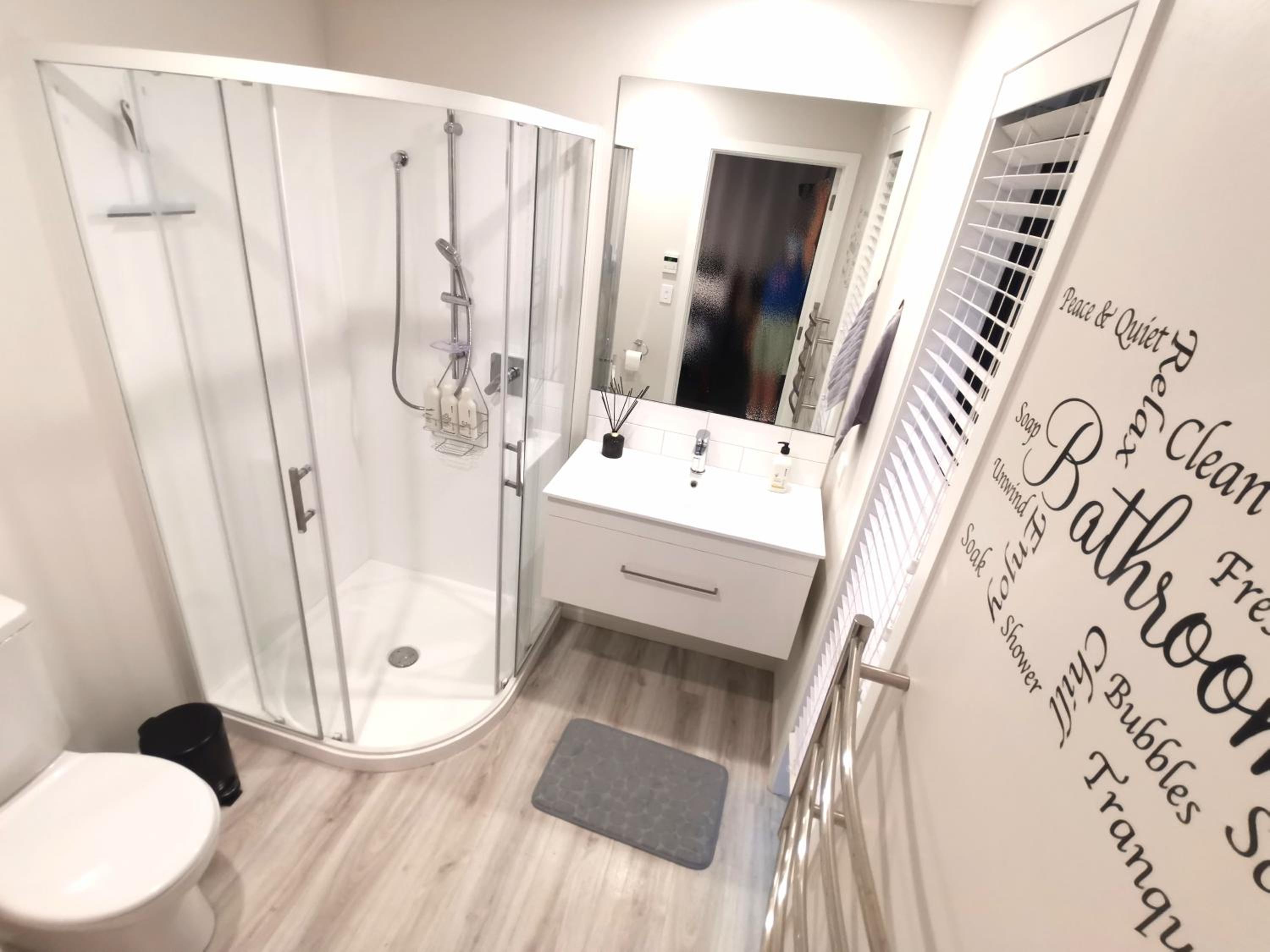 Stylish Private Guest House Ensuite -Private Bathroom & Spacious Private Lounge view 2