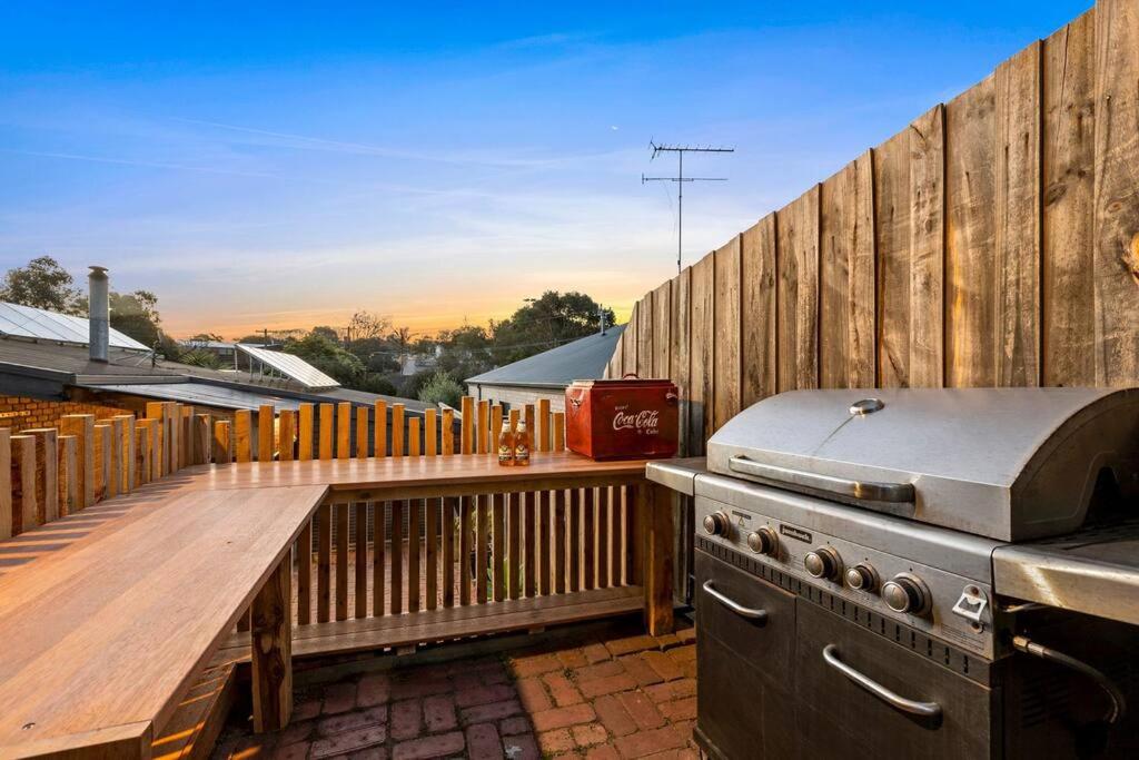 Beachside Weekender Retreat with Spa sleeps 11-13