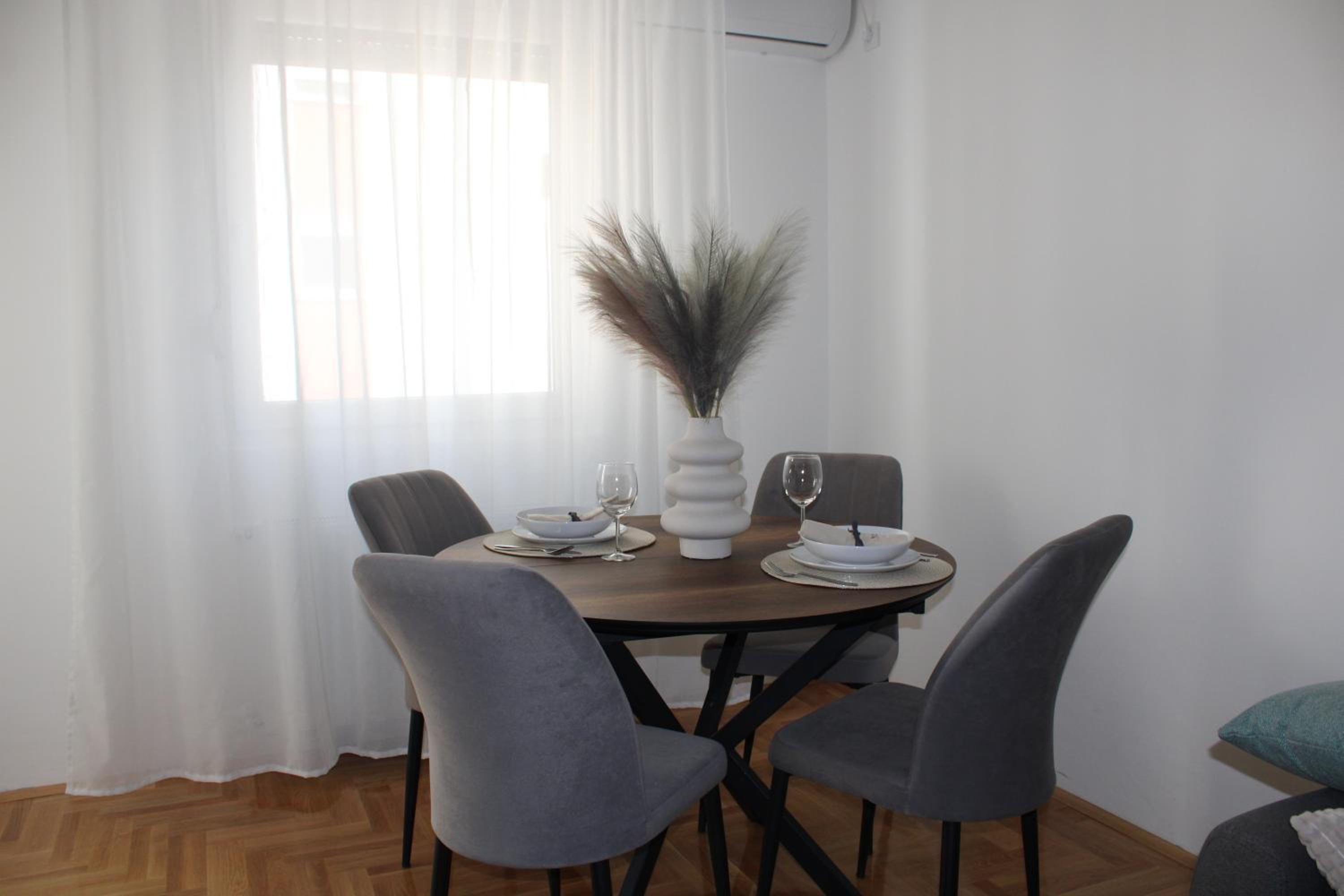 Apartment M view 2