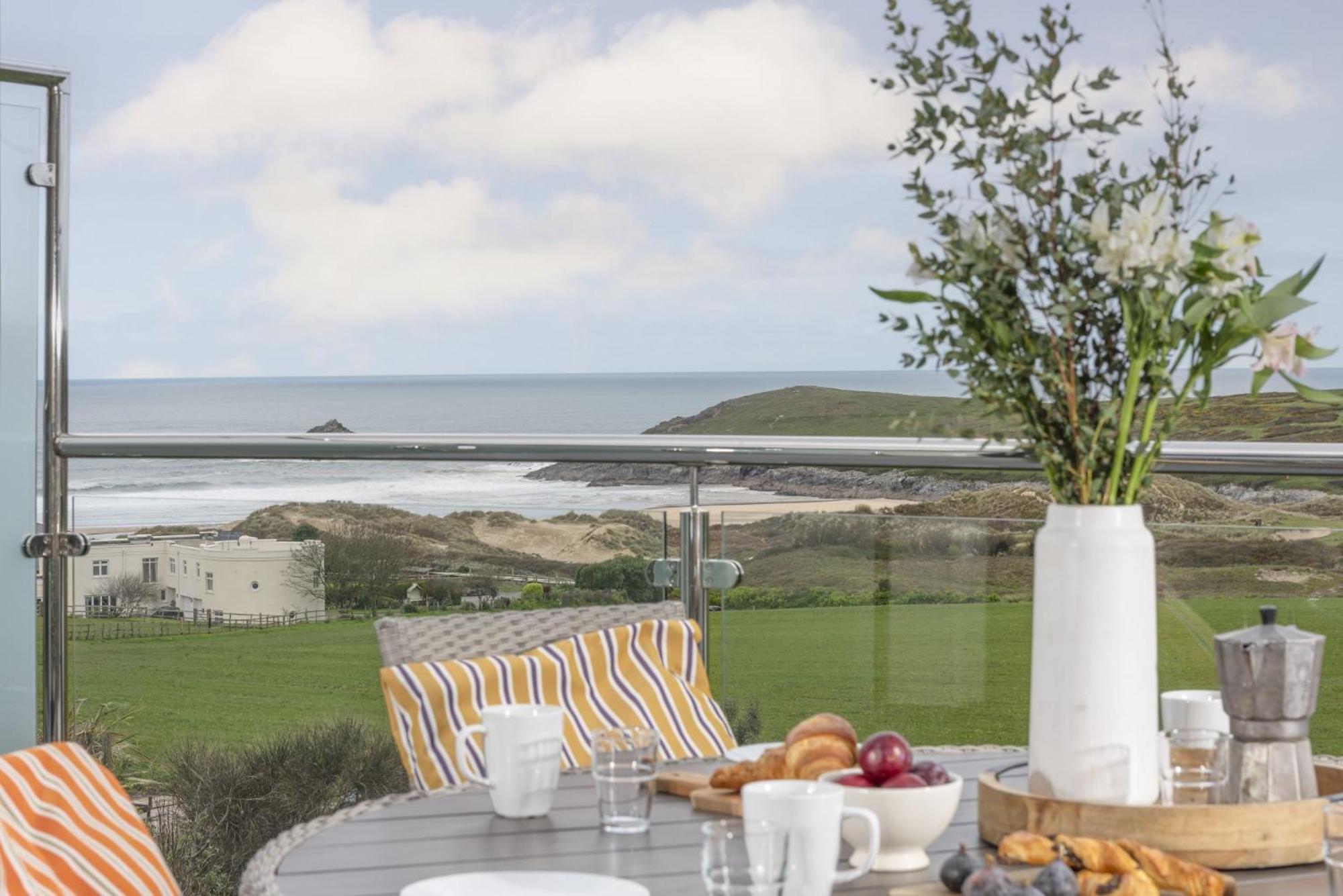 Beachview Apartment 6, Crantock, Newquay view 2