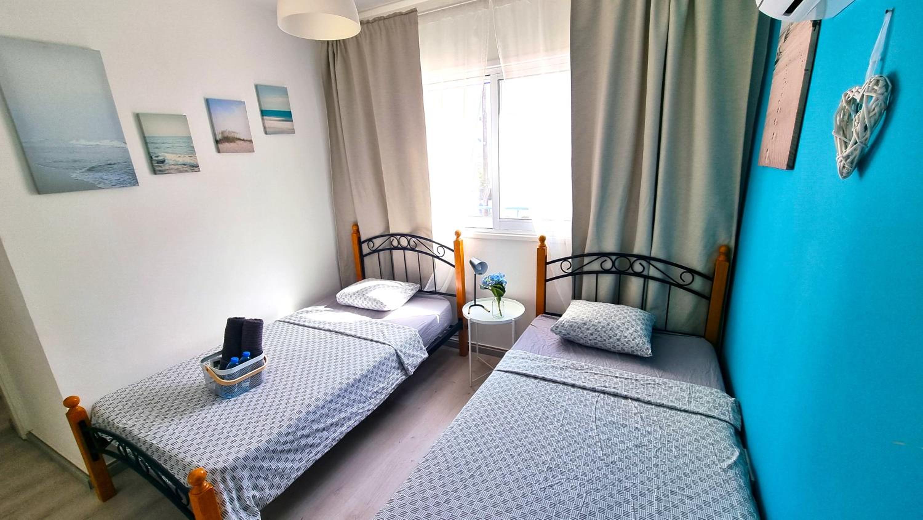 2Br Apt Coastal Comfort with Internet Access