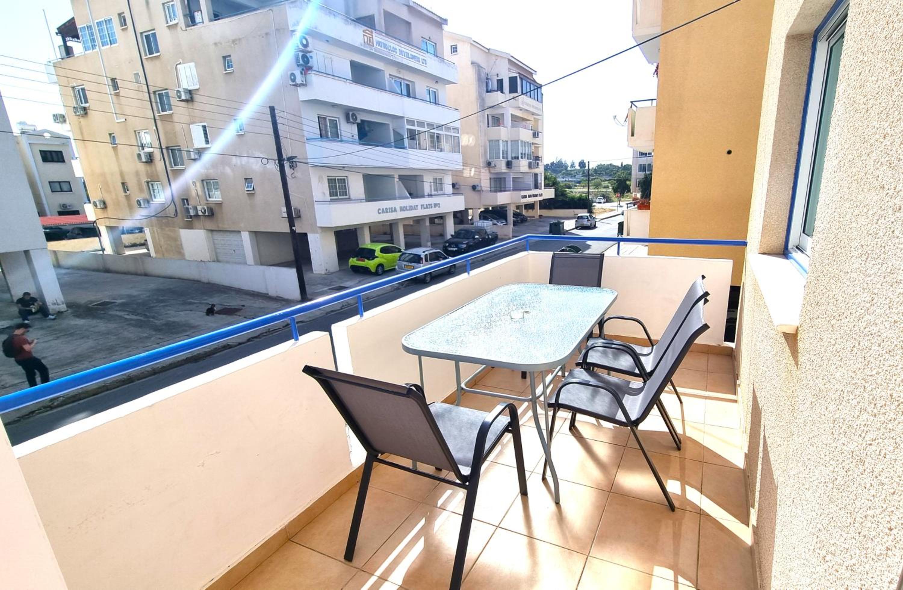 2Br Apt Coastal Comfort with Internet Access
