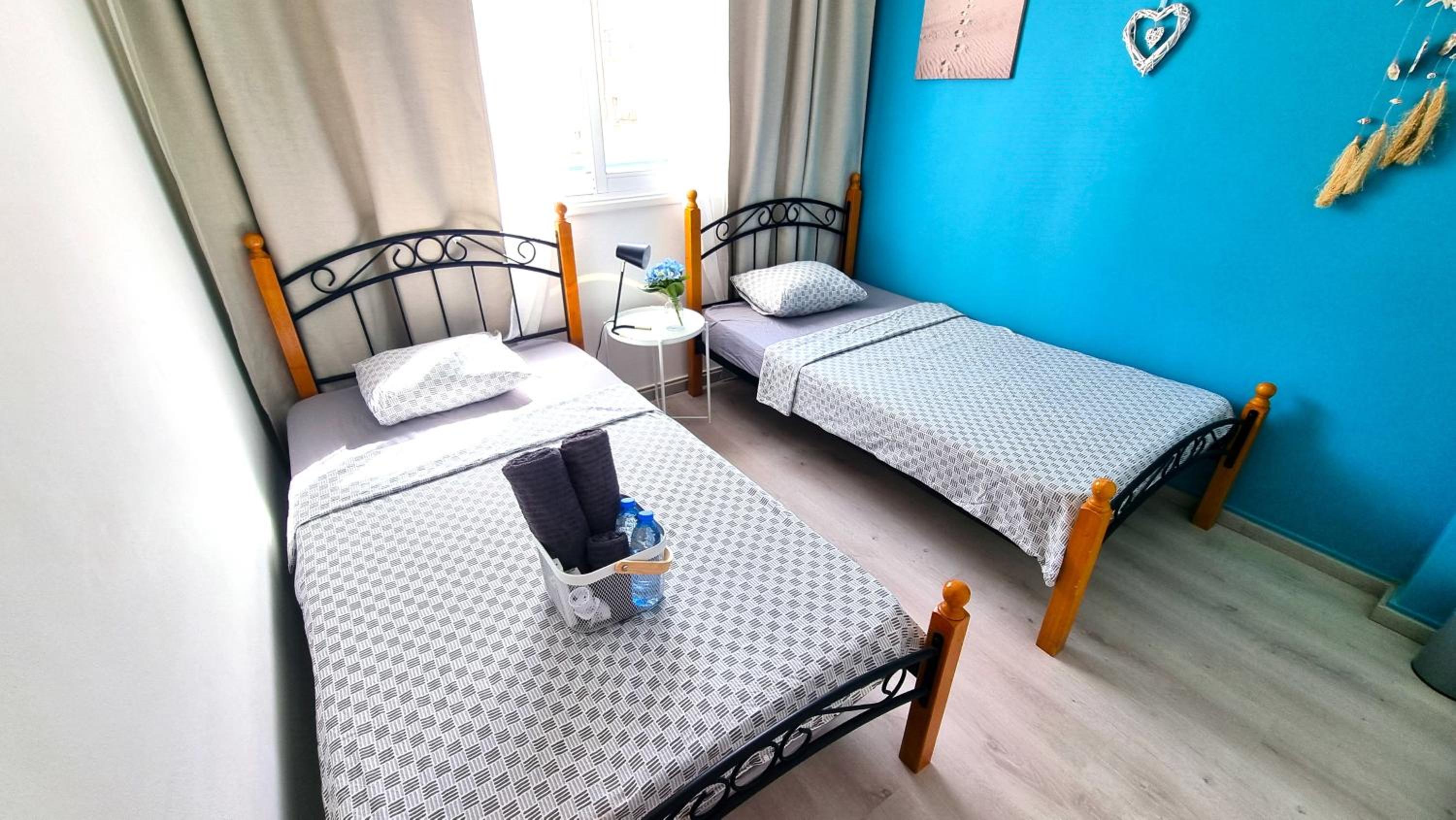 2Br Apt Coastal Comfort with Internet Access