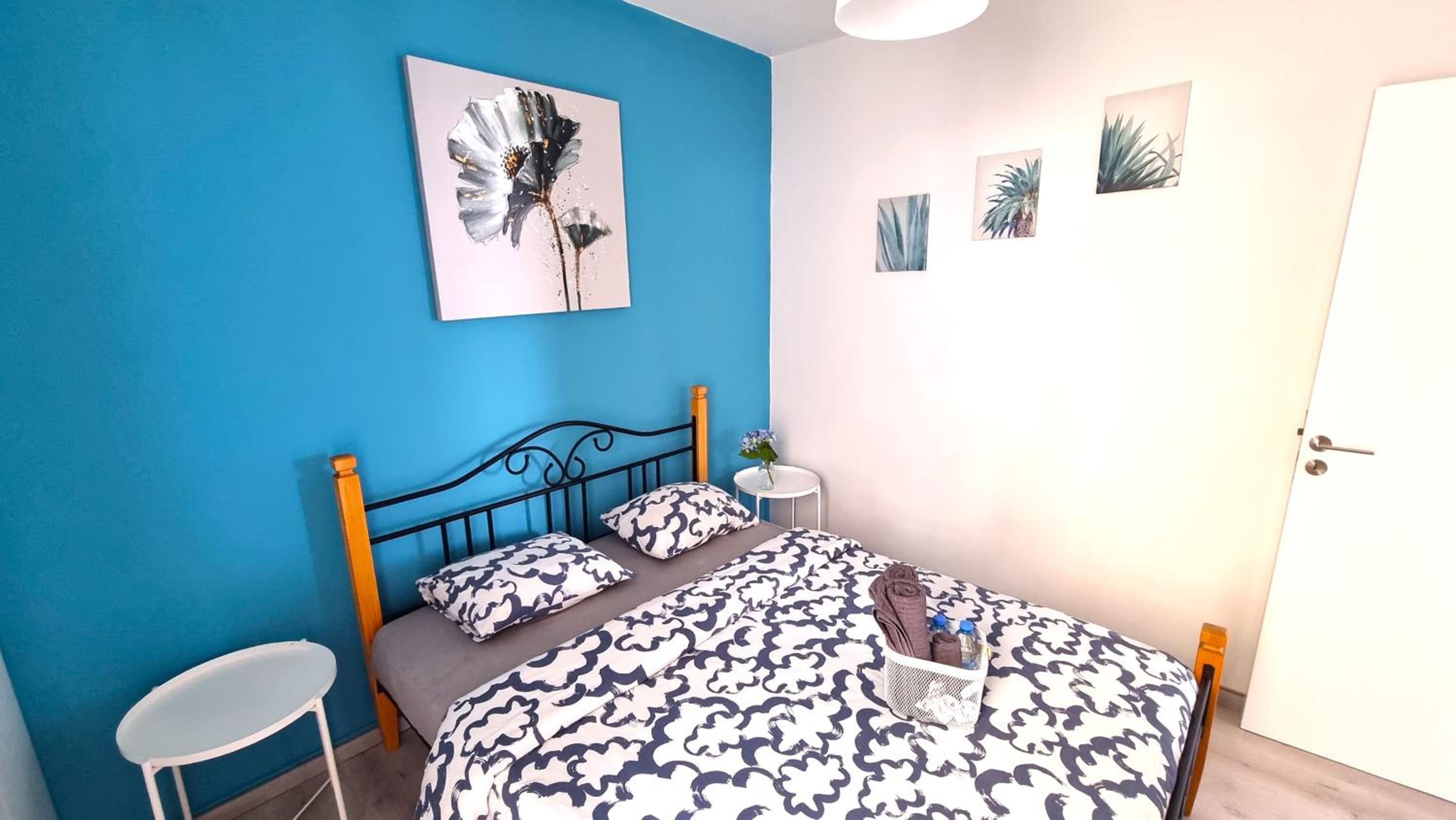 2Br Apt Coastal Comfort with Internet Access