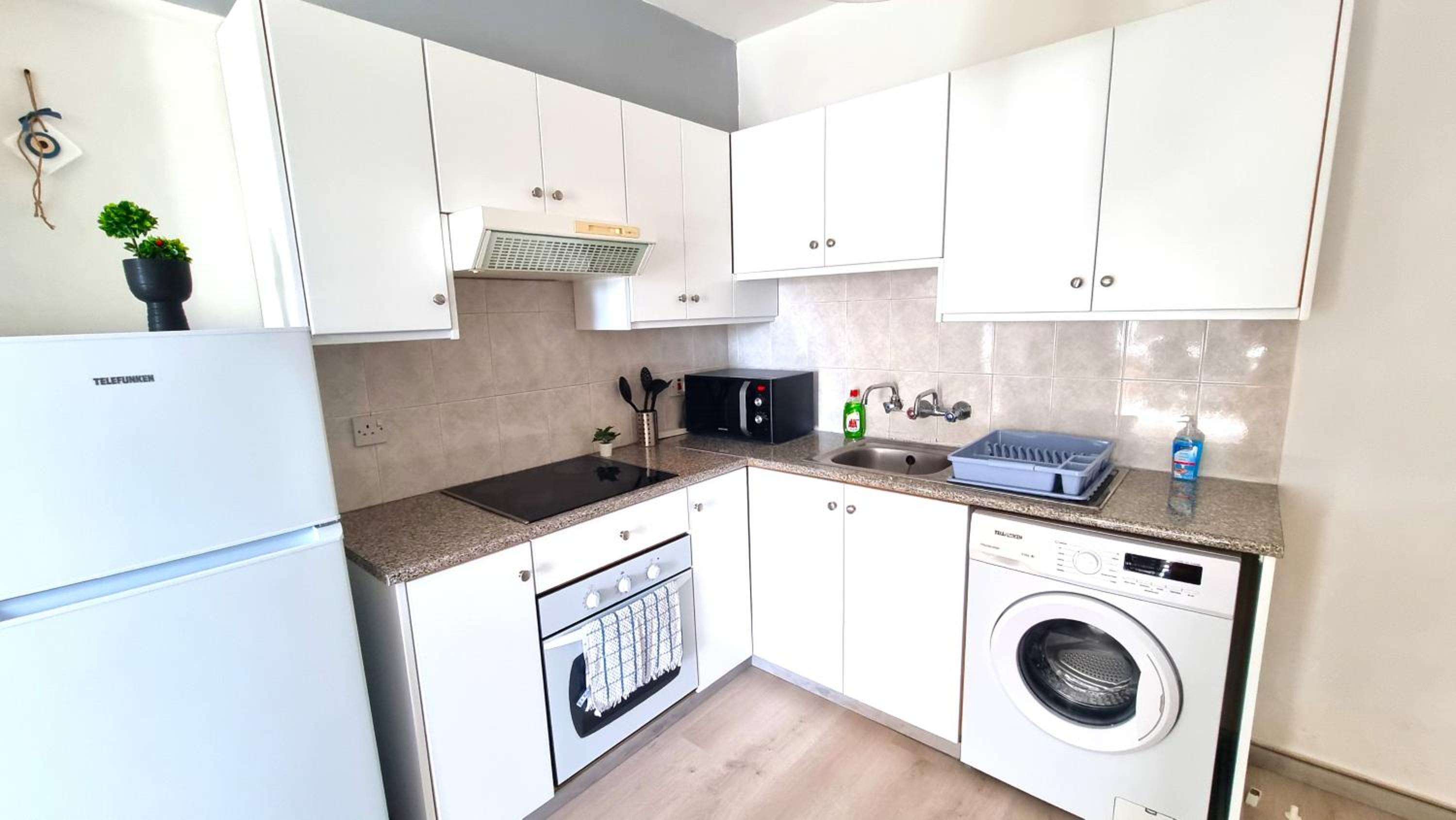 2Br Apt Coastal Comfort with Internet Access