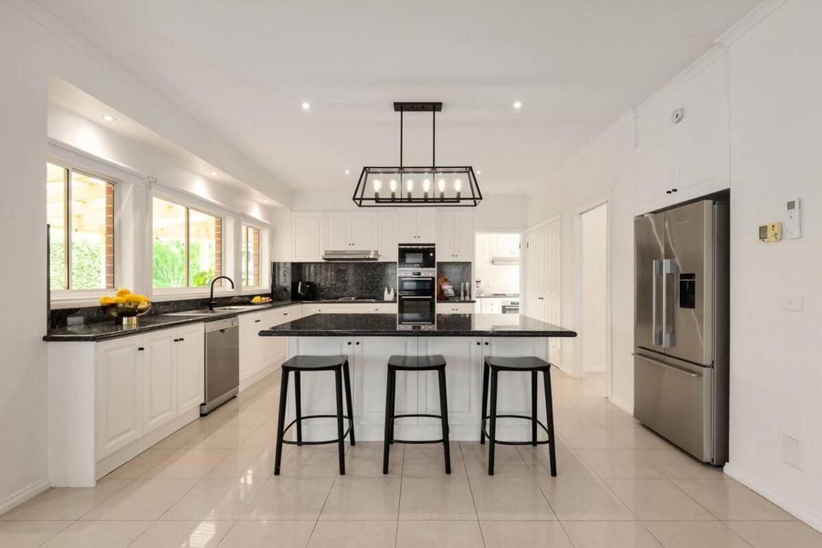 8 Beds Luxury Palatial Home with Full Gym