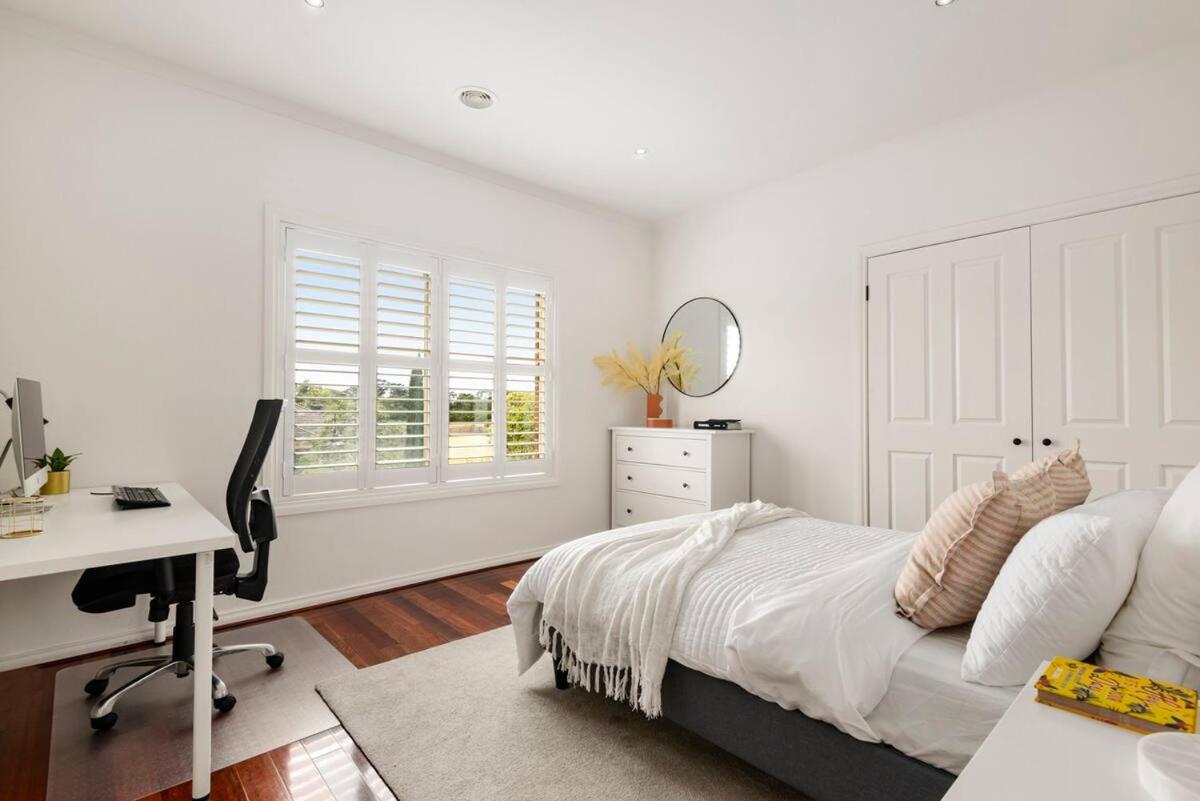 8 Beds Luxury Palatial Home with Full Gym