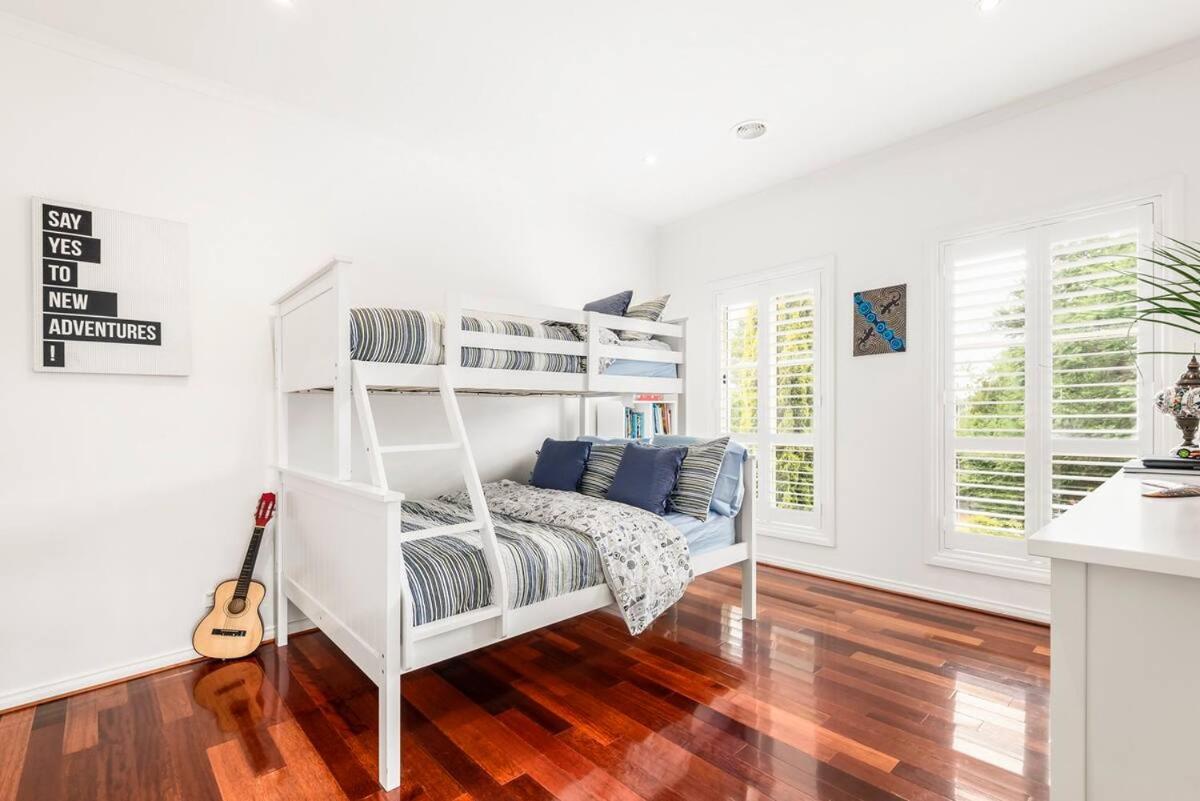 8 Beds Luxury Palatial Home with Full Gym
