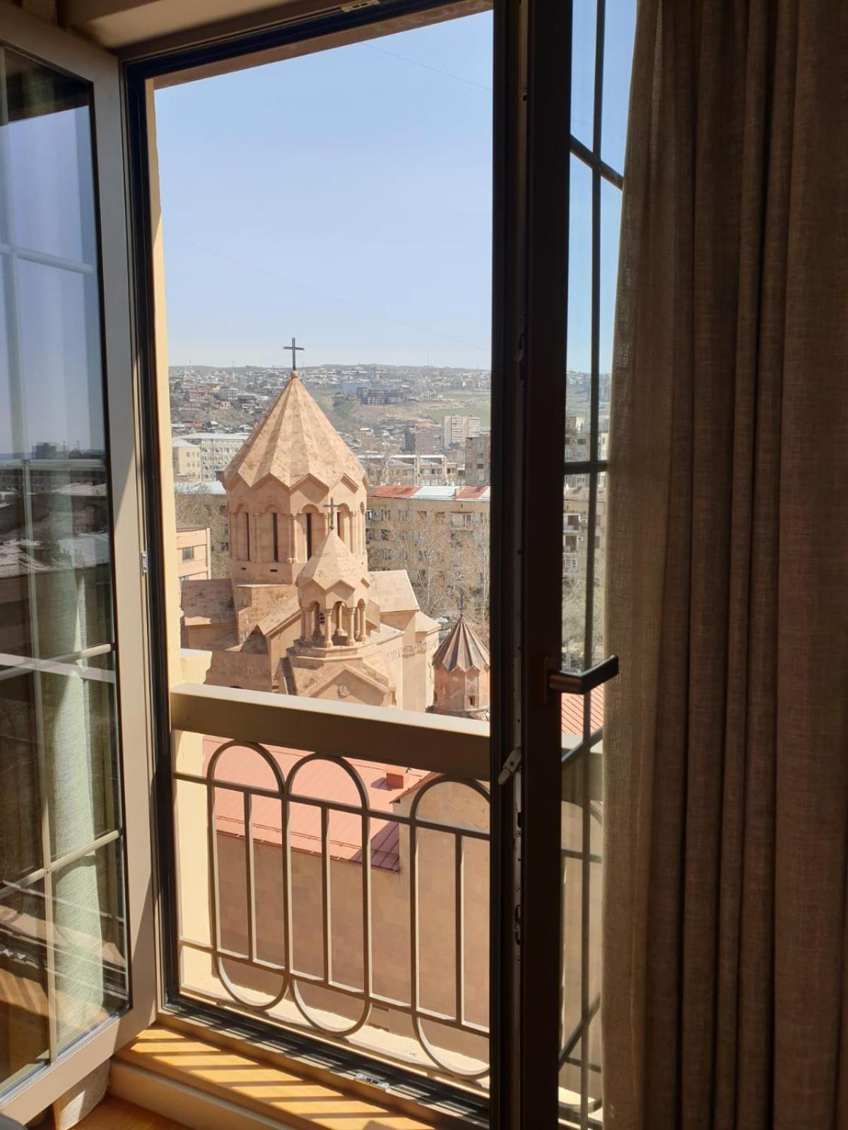RARE FIND! UNBEATABLE LOCATION! FIVE STARs, SPARKLING APARTMENT IN THE HEART OF YEREVAN!