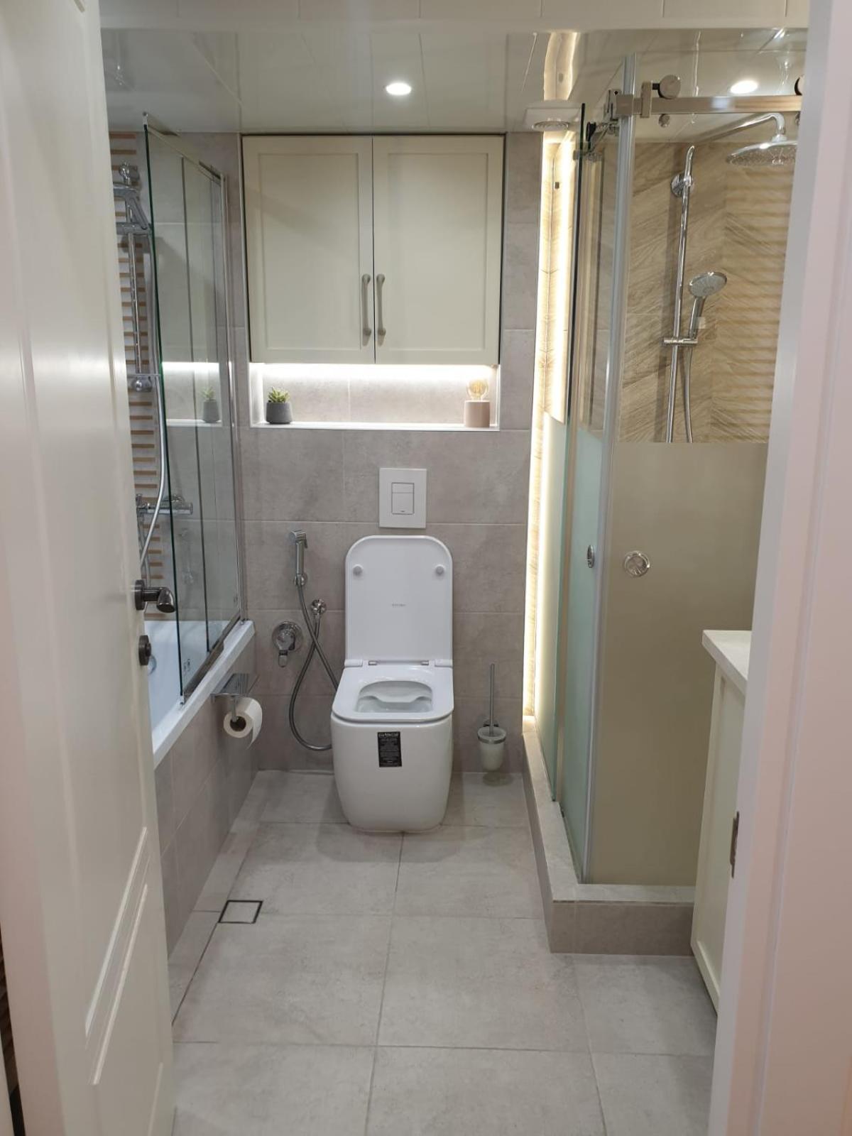RARE FIND! UNBEATABLE LOCATION! FIVE STARs, SPARKLING APARTMENT IN THE HEART OF YEREVAN!