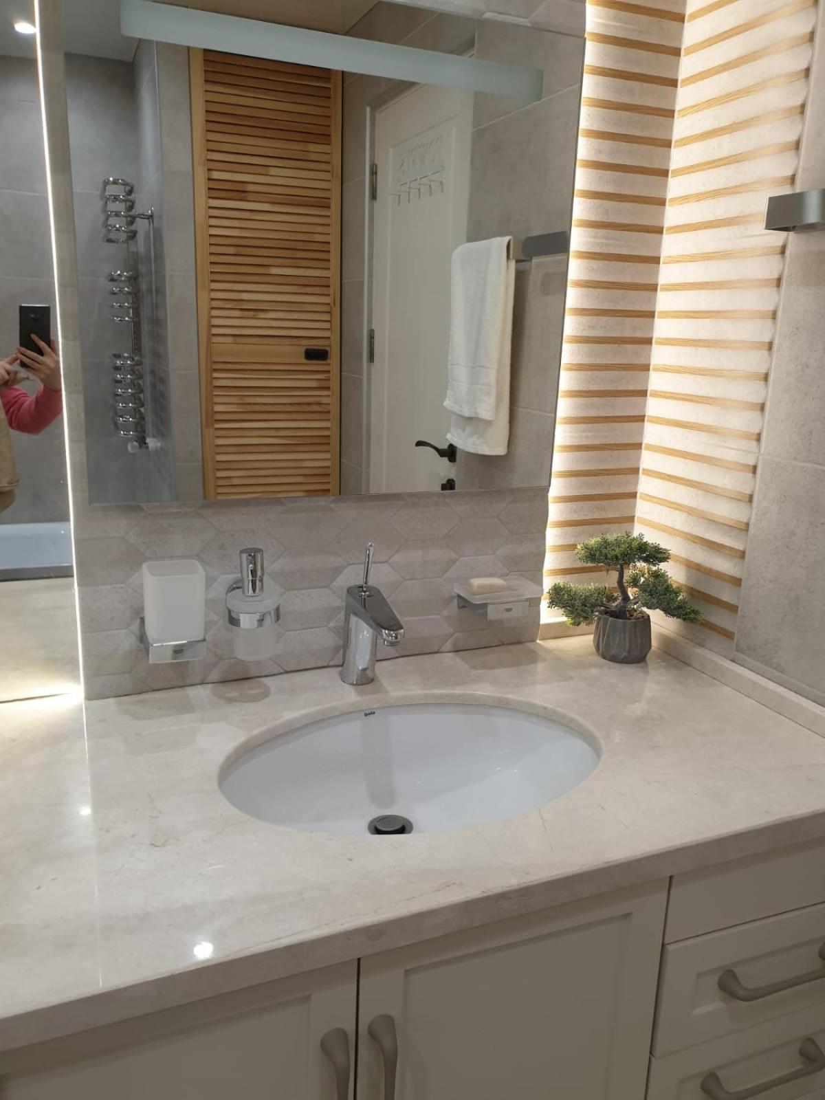RARE FIND! UNBEATABLE LOCATION! FIVE STARs, SPARKLING APARTMENT IN THE HEART OF YEREVAN!