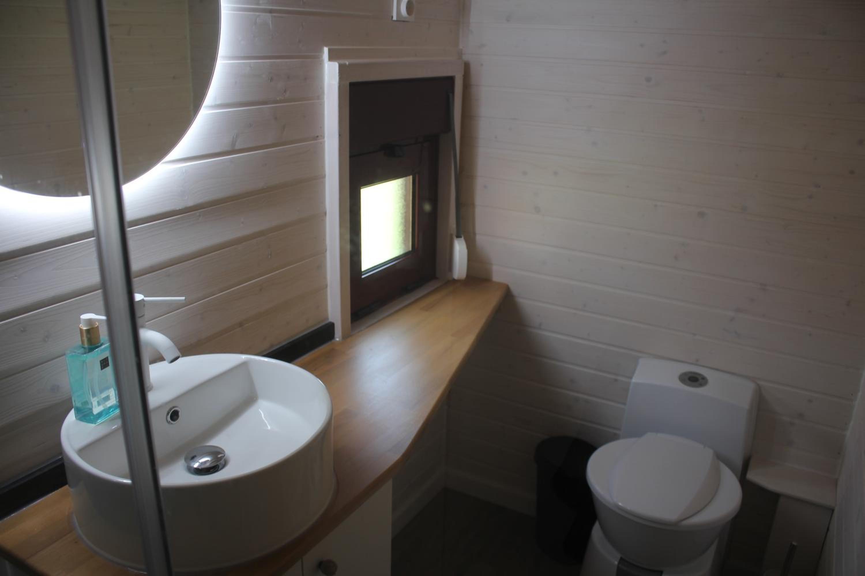 Photo 9