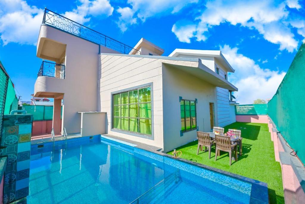 Auspicious Abode