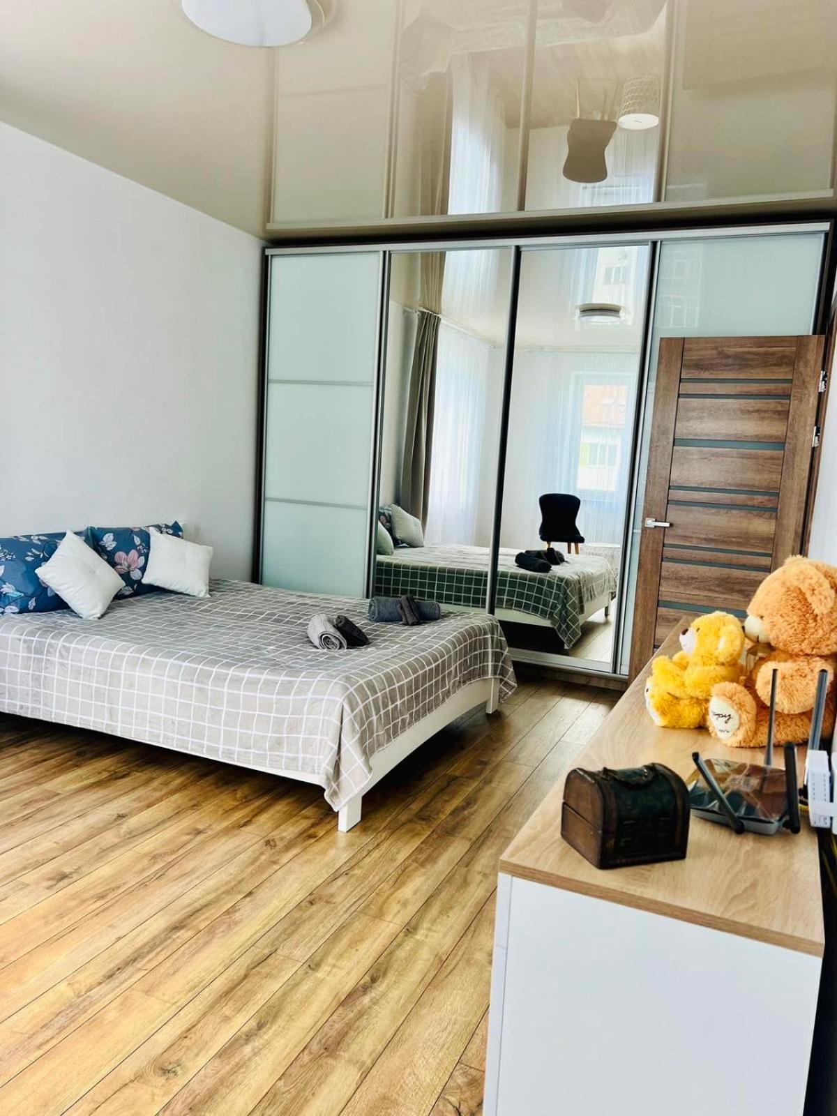 Gold Apartment Vysochana18