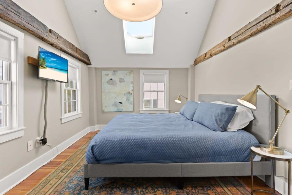 Circa 1789 Historic South End Downtown Home view 5