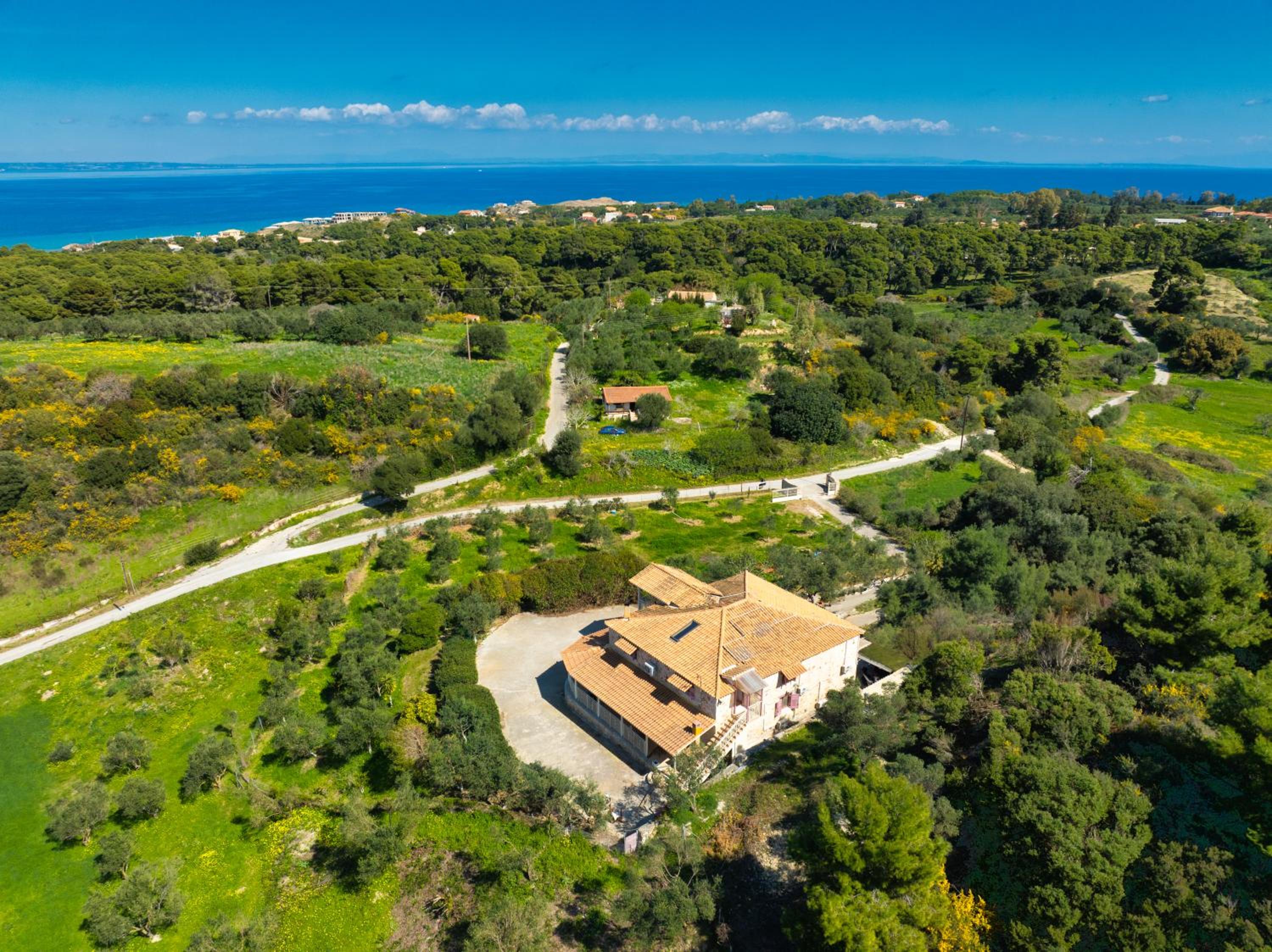 Mirabilia Loft - Amazing Views and Steps from Banana Beach