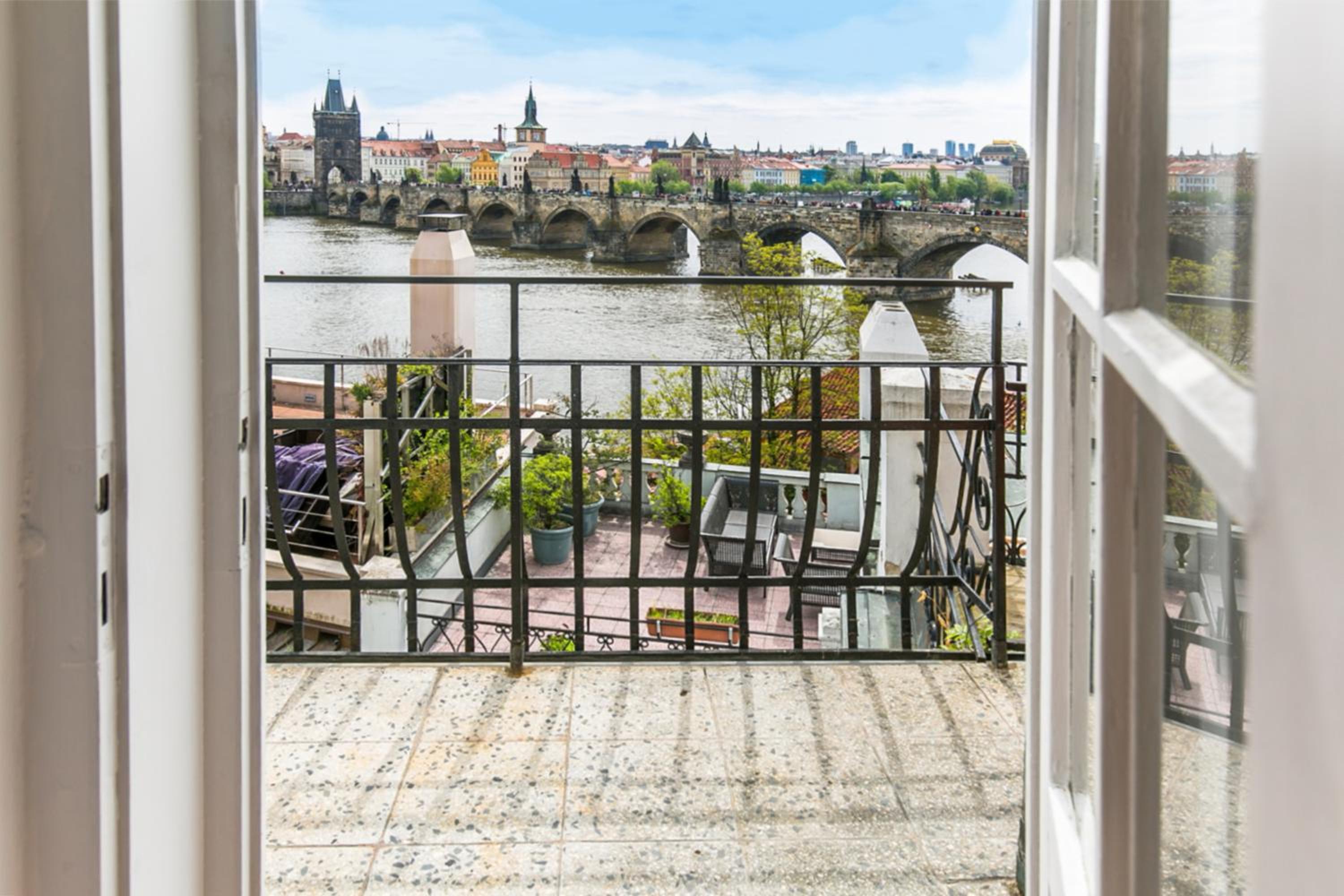 Residence Charles Bridge