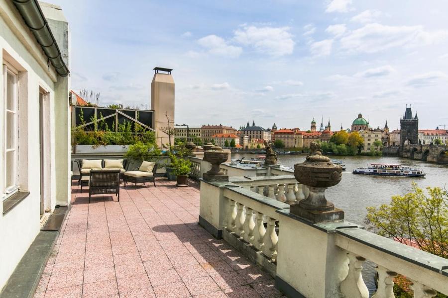 Residence Charles Bridge