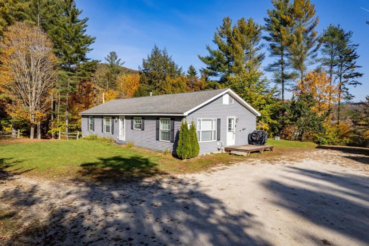 Hotel Blueberry Hill Escape Pet Friendly HotTub Fire pit - Image 1