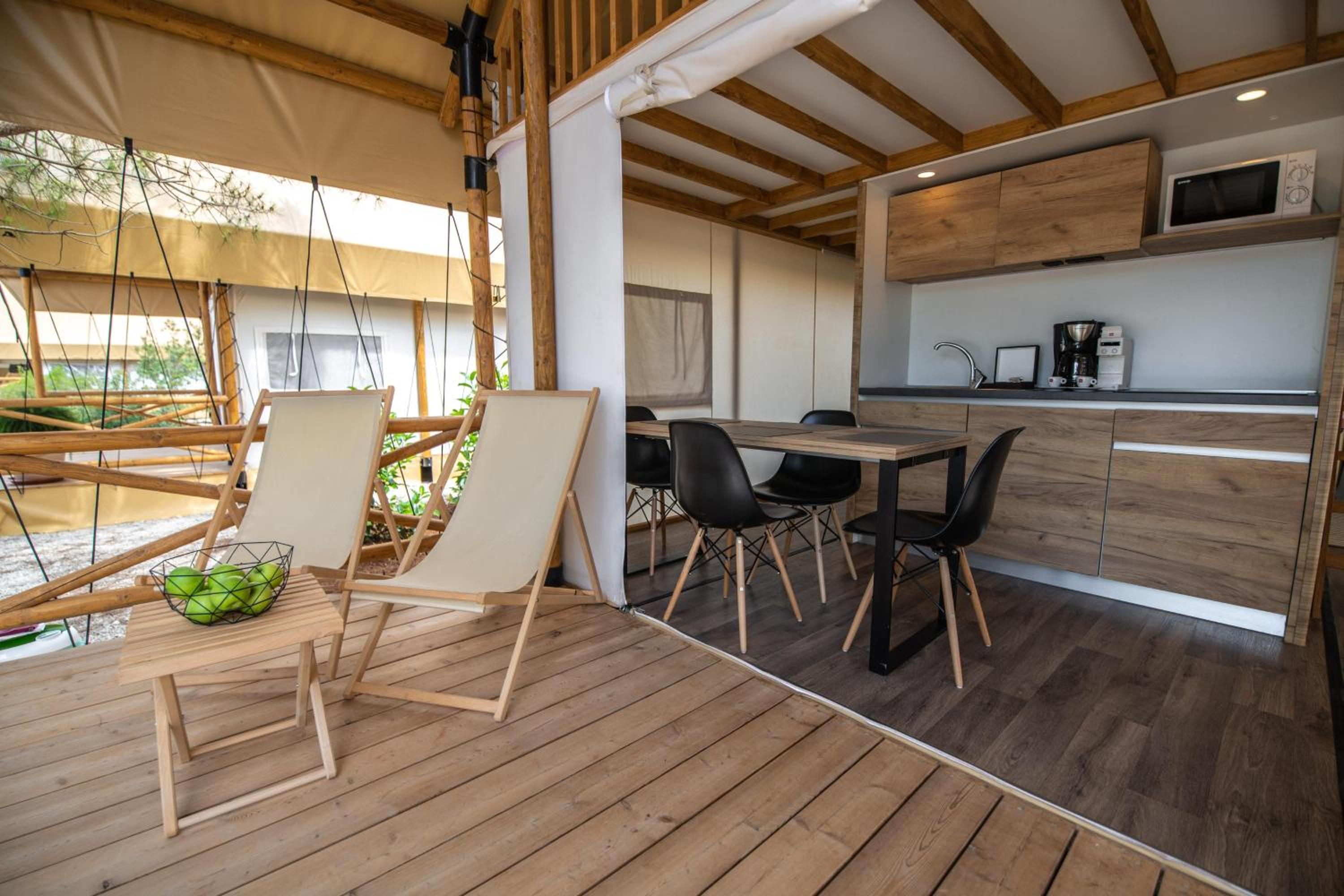 Arena One 99 Glamping