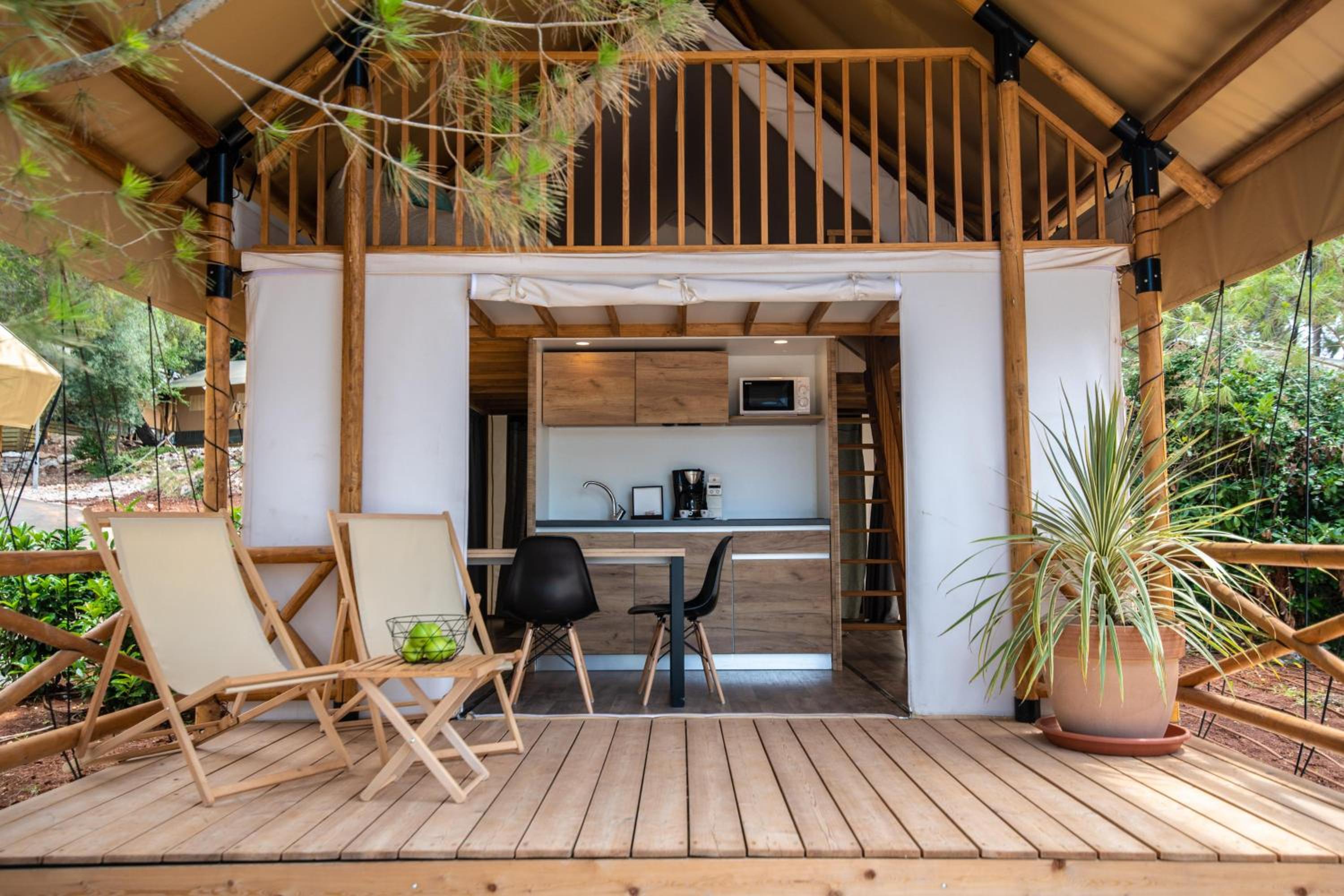 Arena One 99 Glamping