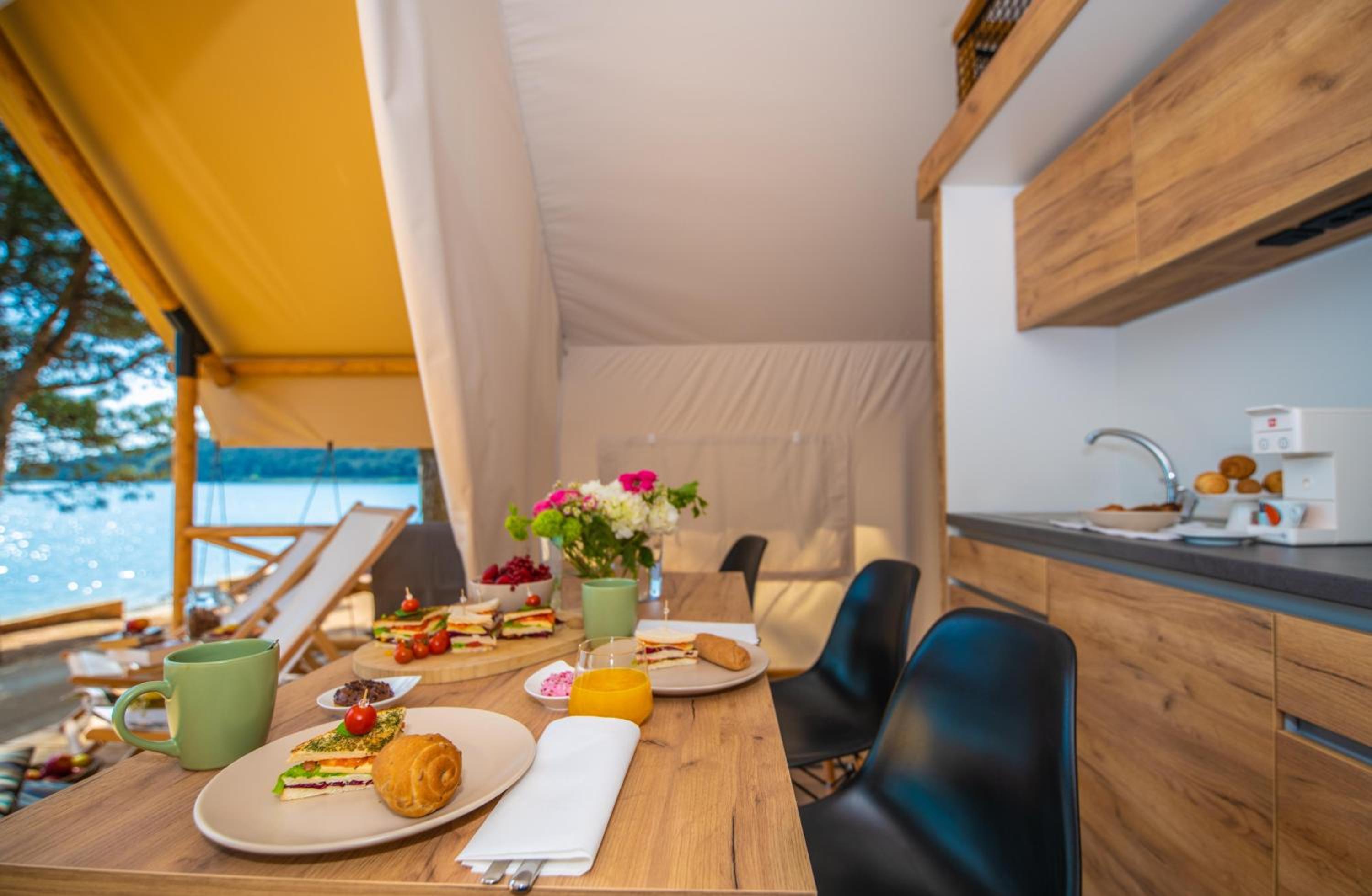 Arena One 99 Glamping
