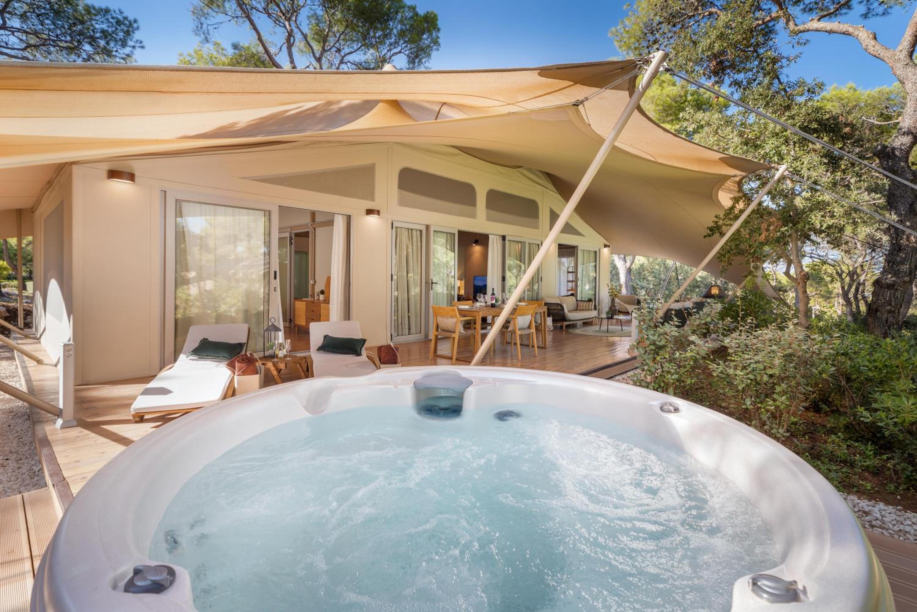 Arena One 99 Glamping