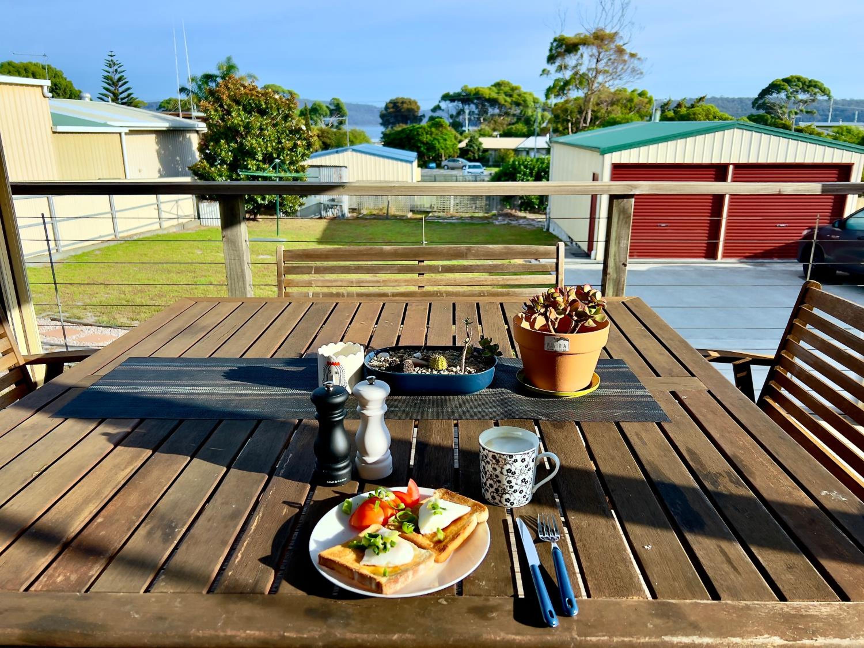 House with bay views - St Helens family escape