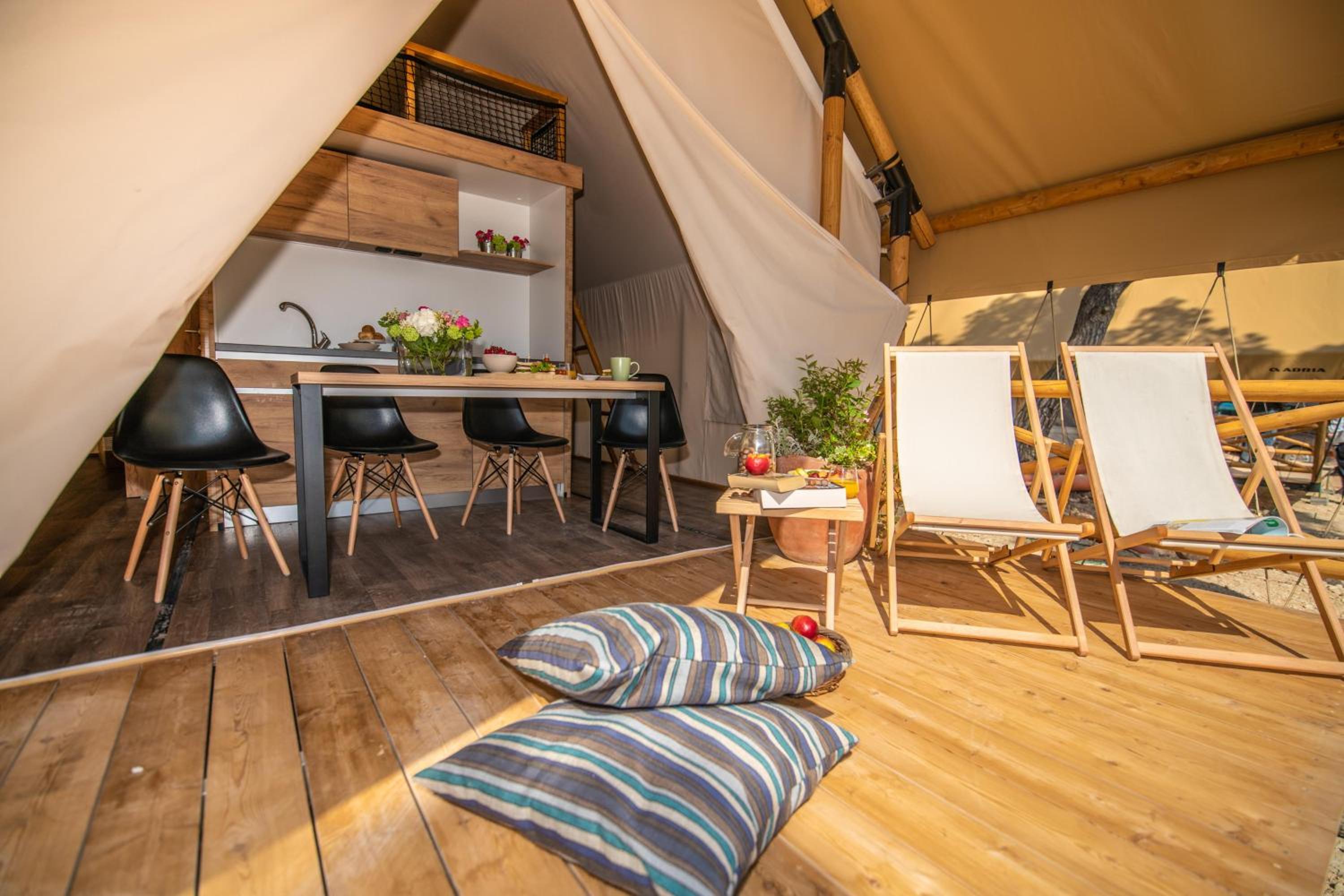 Arena One 99 Glamping