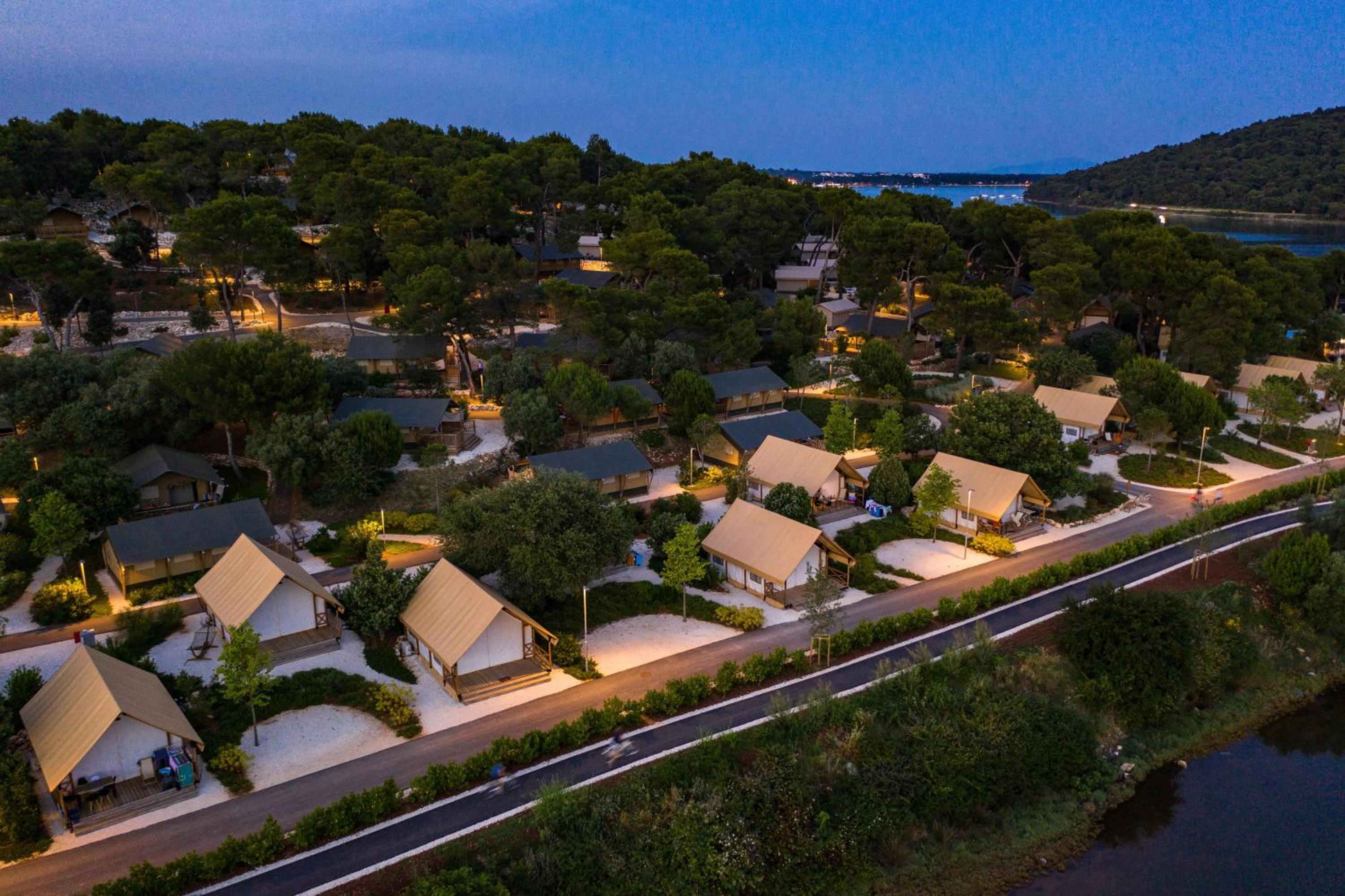 Arena One 99 Glamping