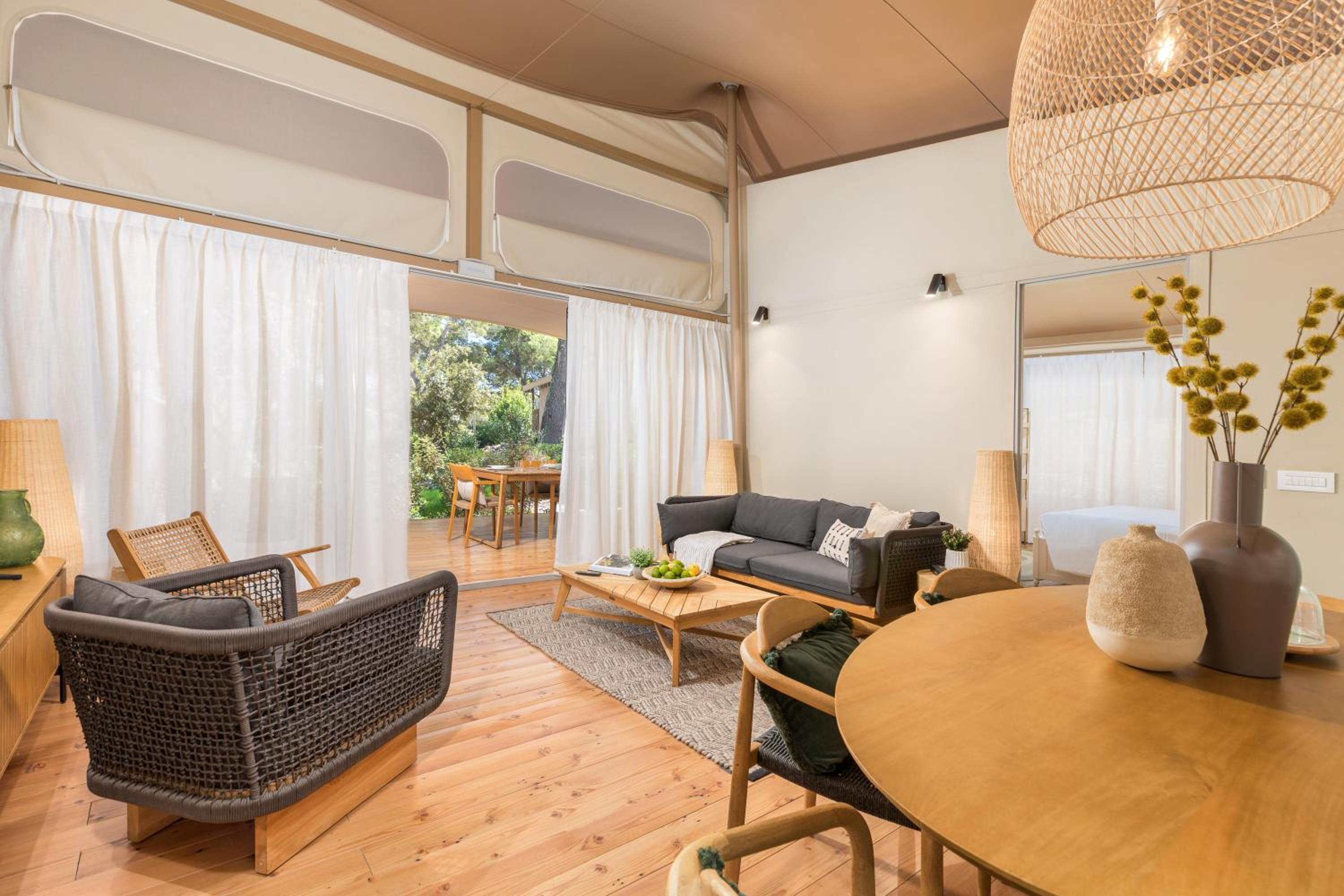 Arena One 99 Glamping