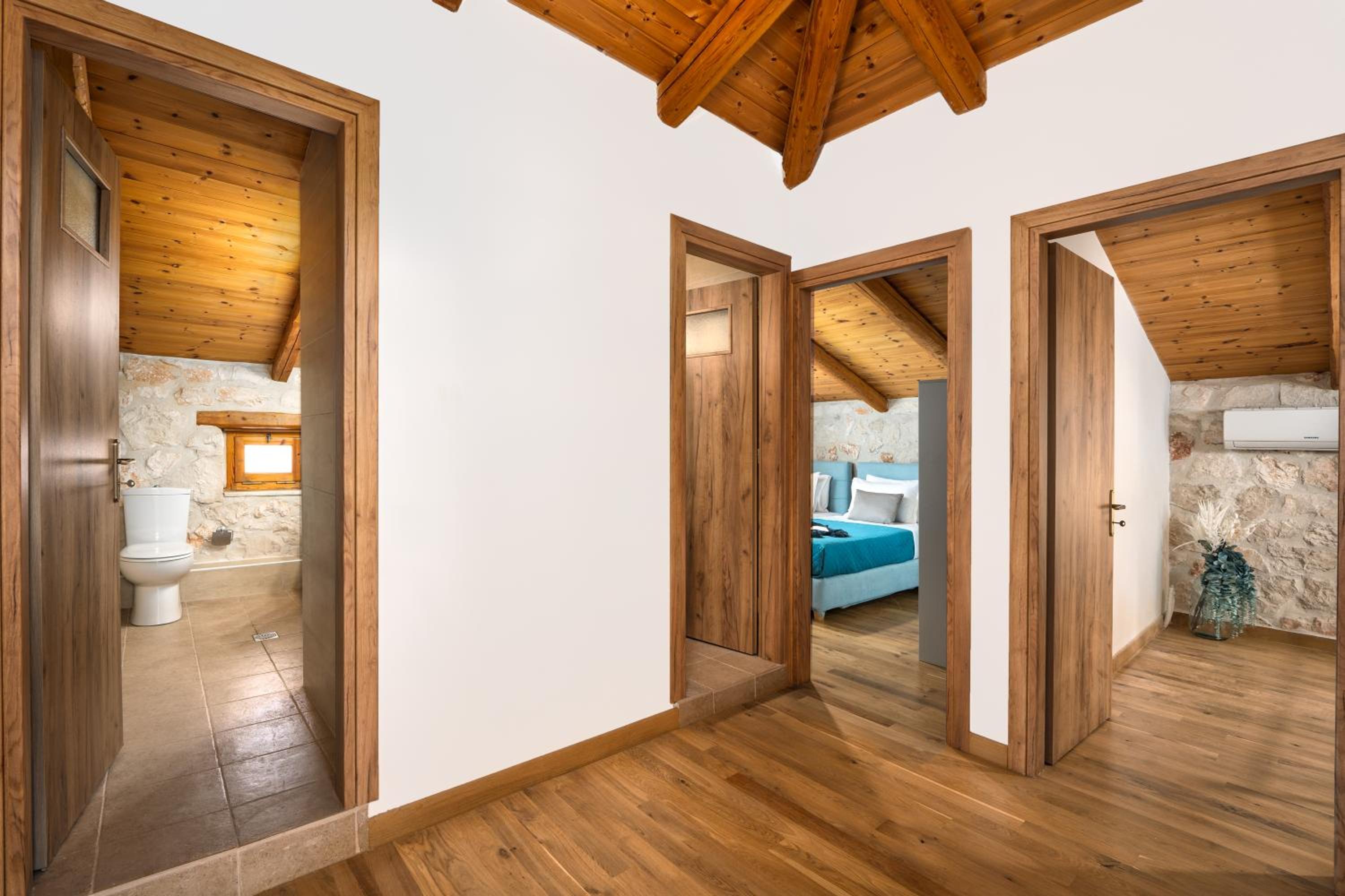 Mirabilia Loft - Amazing Views and Steps from Banana Beach