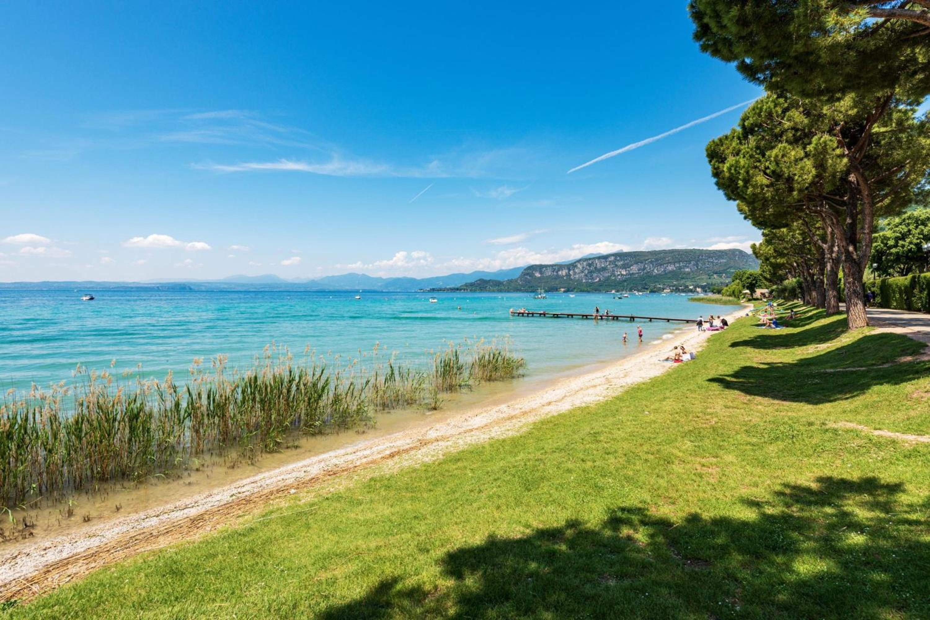 Bardolino Garden Pool & Tennis on the lake - Happy Rentals