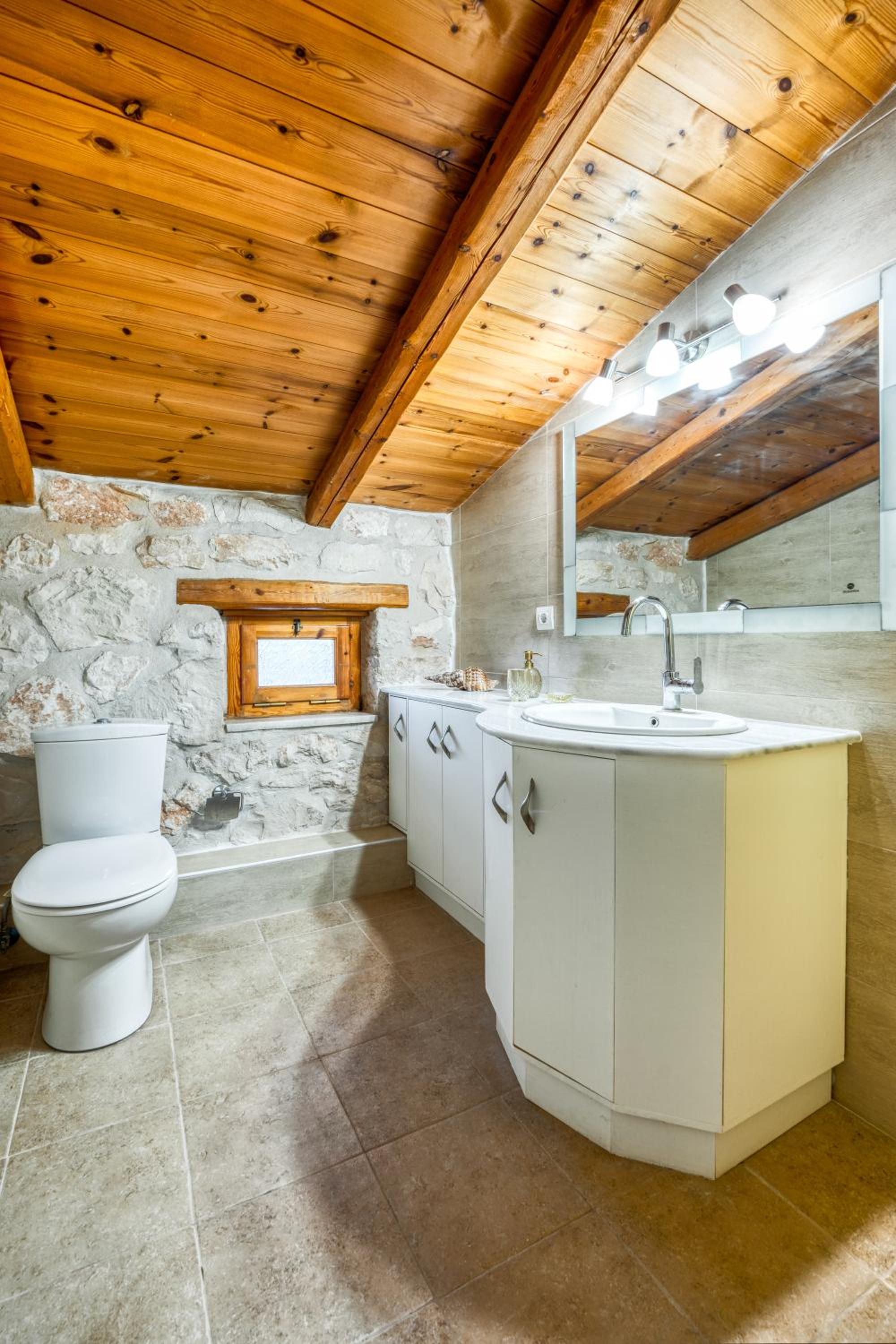 Mirabilia Loft - Amazing Views and Steps from Banana Beach