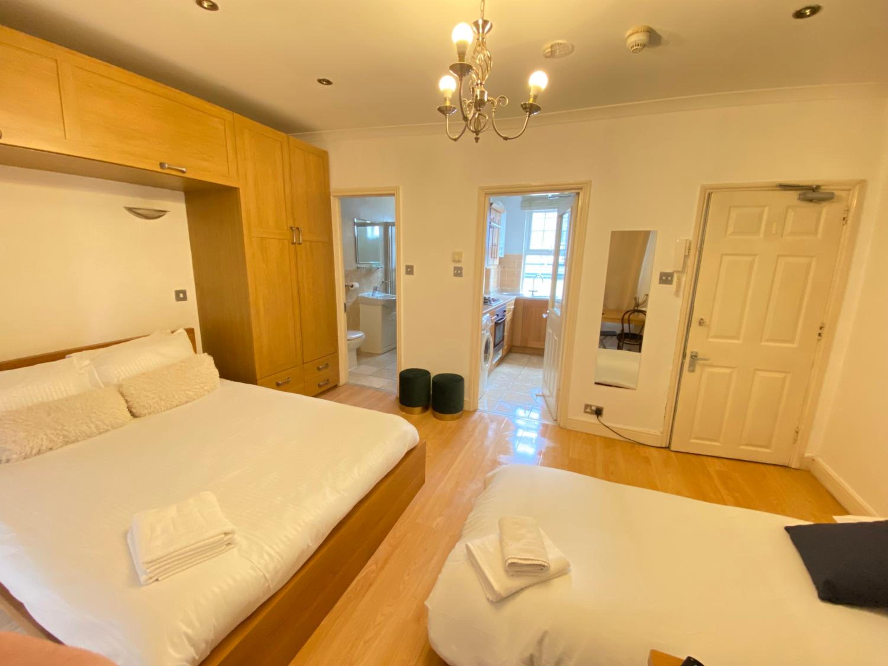 1 Bed Flat - Sleeps 3 - Wifi