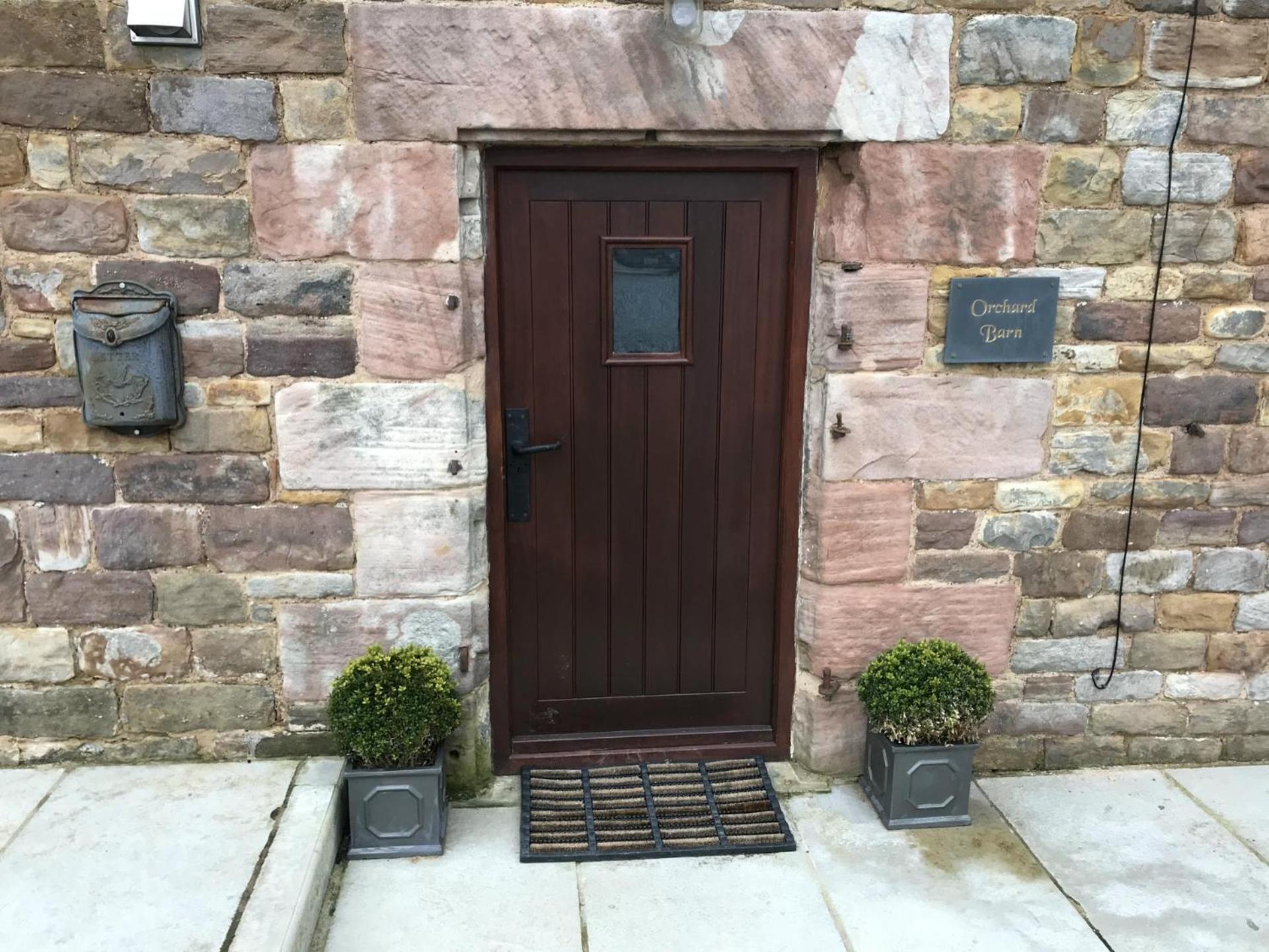 Barn-Sleeps 4-Parking-Near Alton Towers Peak Dist view 3