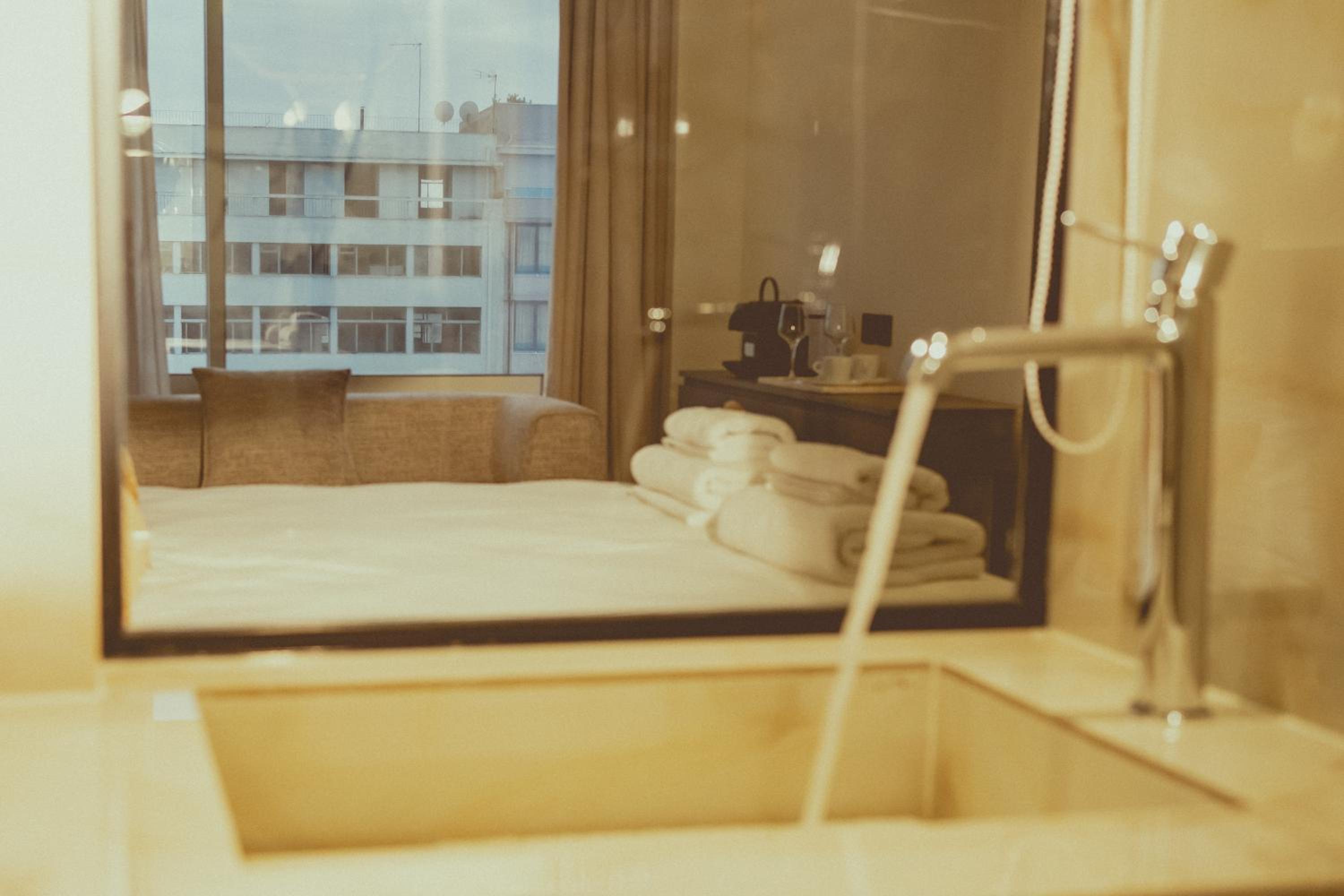 Dina & McAllister Rooms & Suites