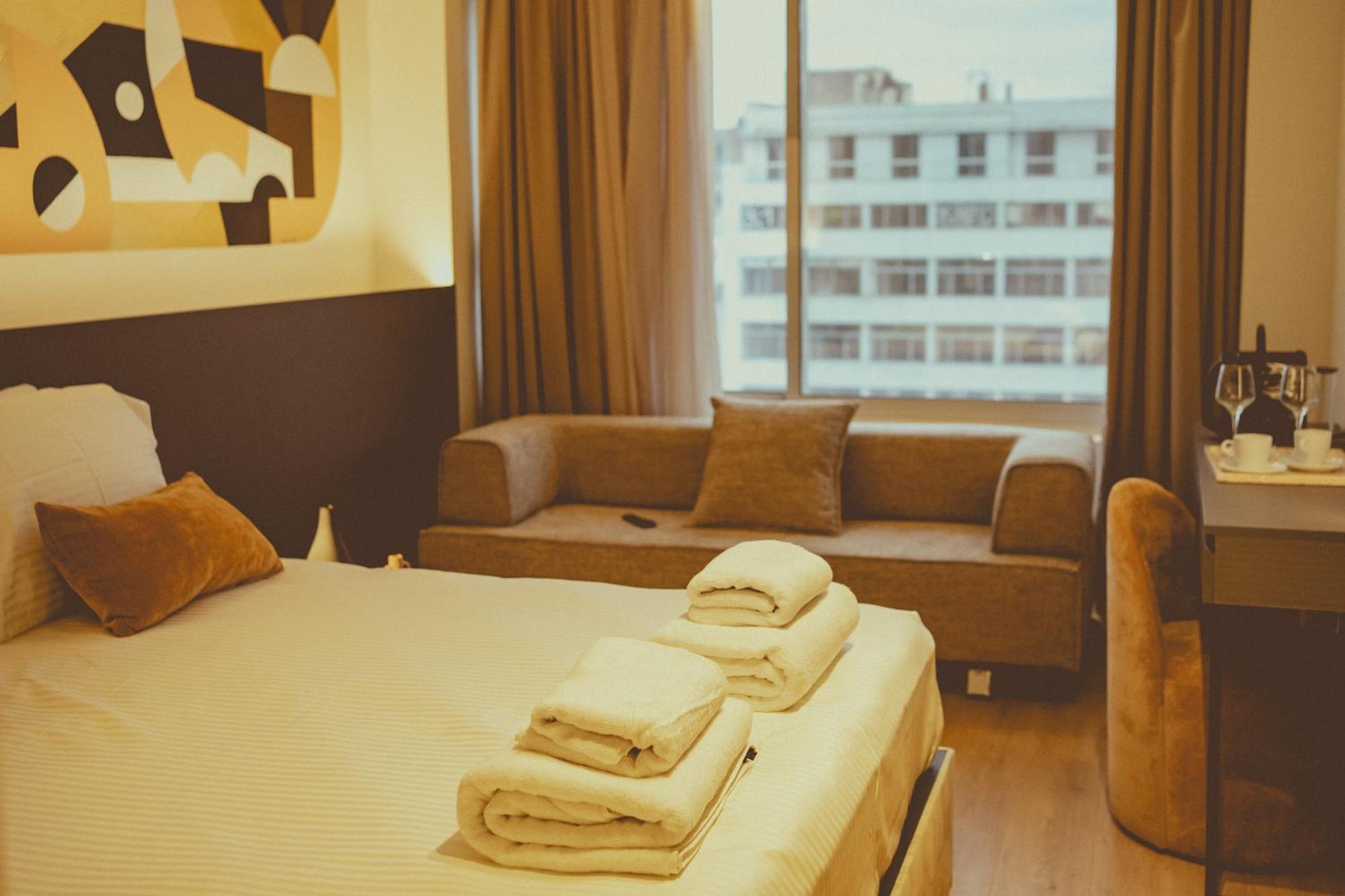 Dina & McAllister Rooms & Suites