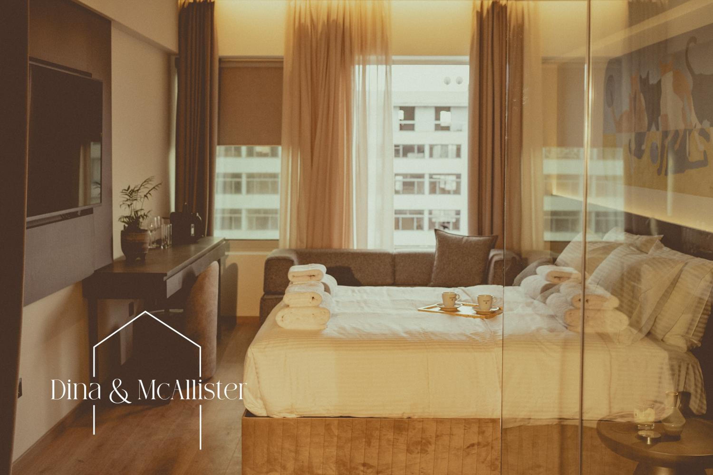 Dina & McAllister Rooms & Suites