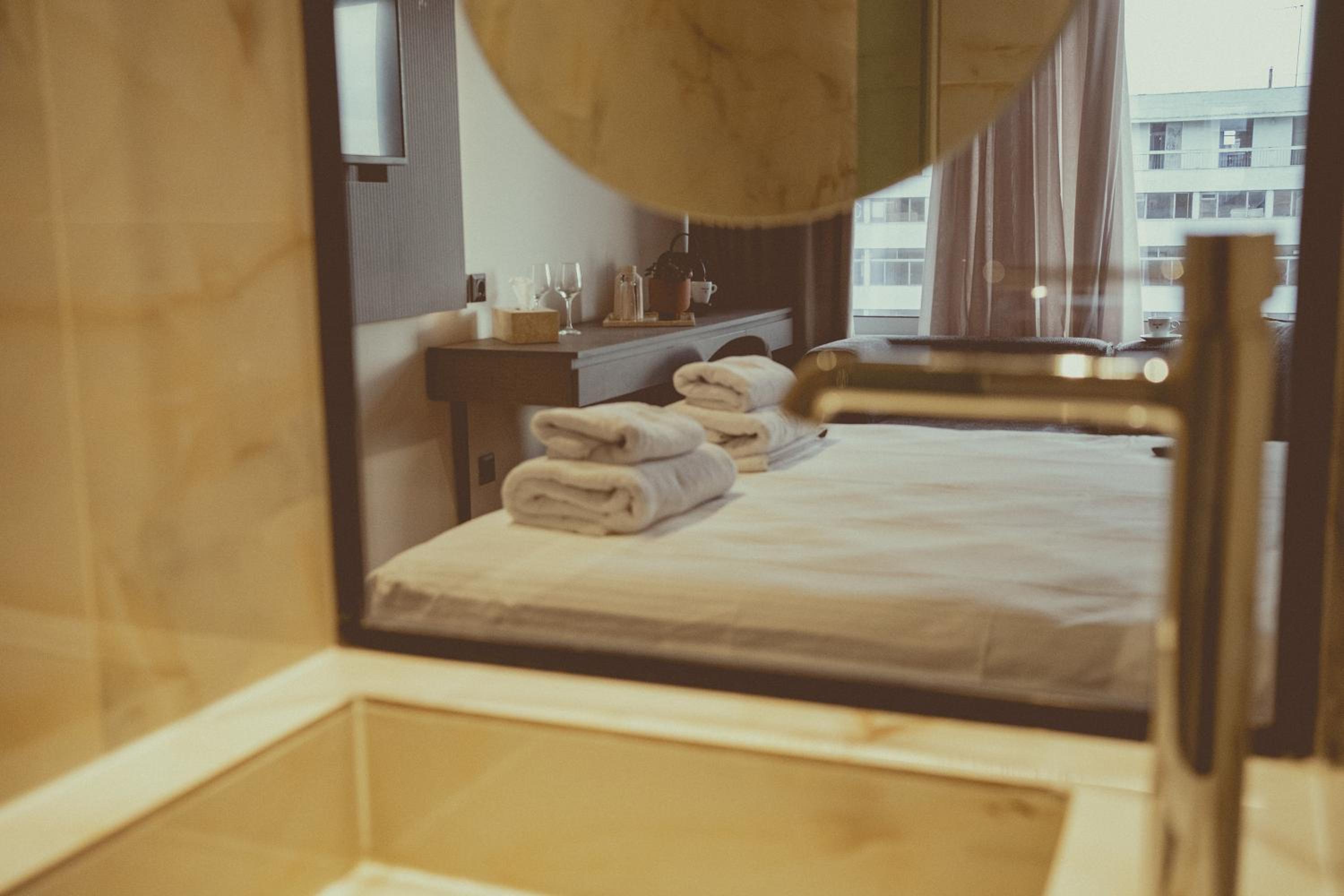 Dina & McAllister Rooms & Suites