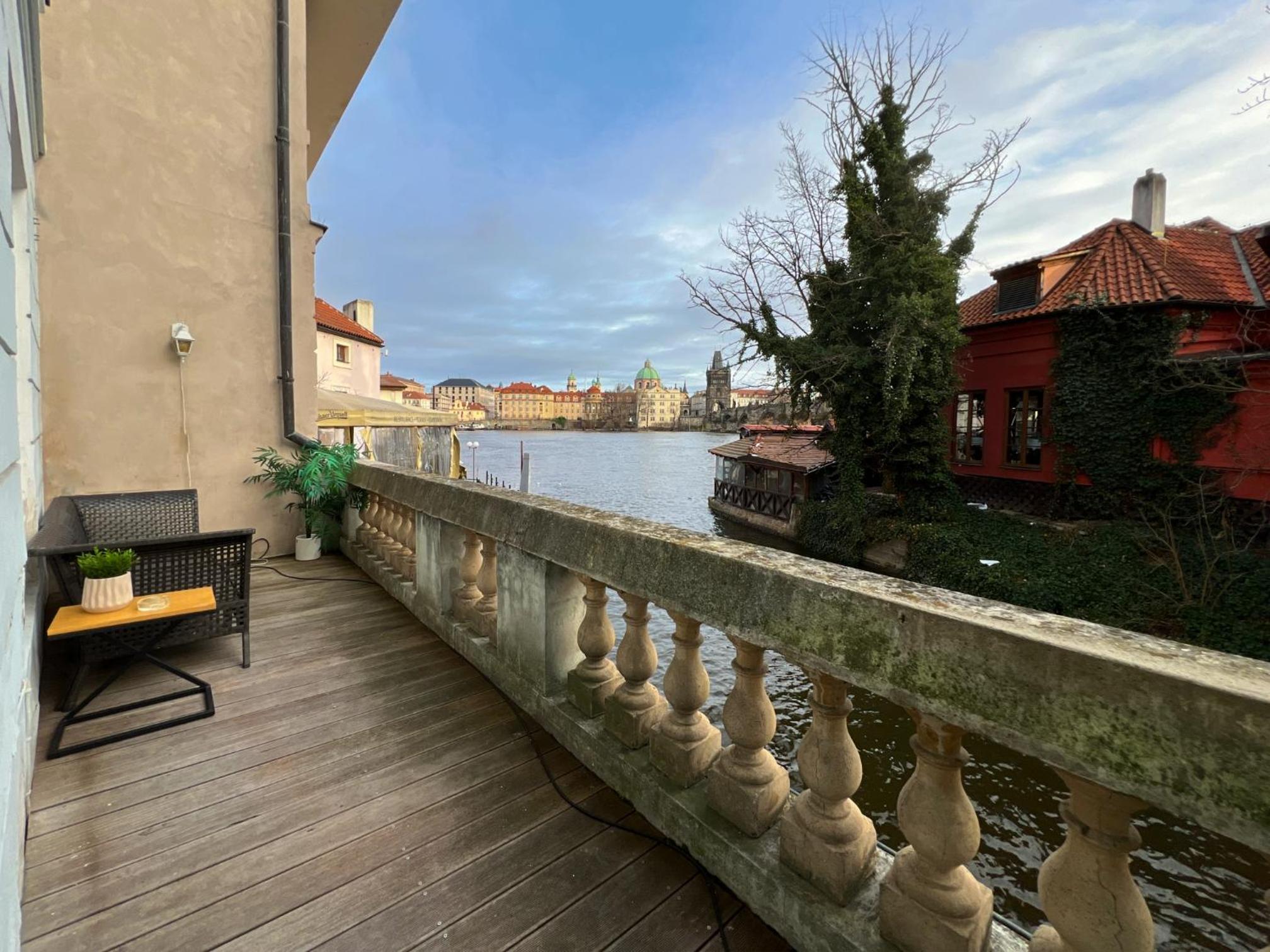 Residence Charles Bridge