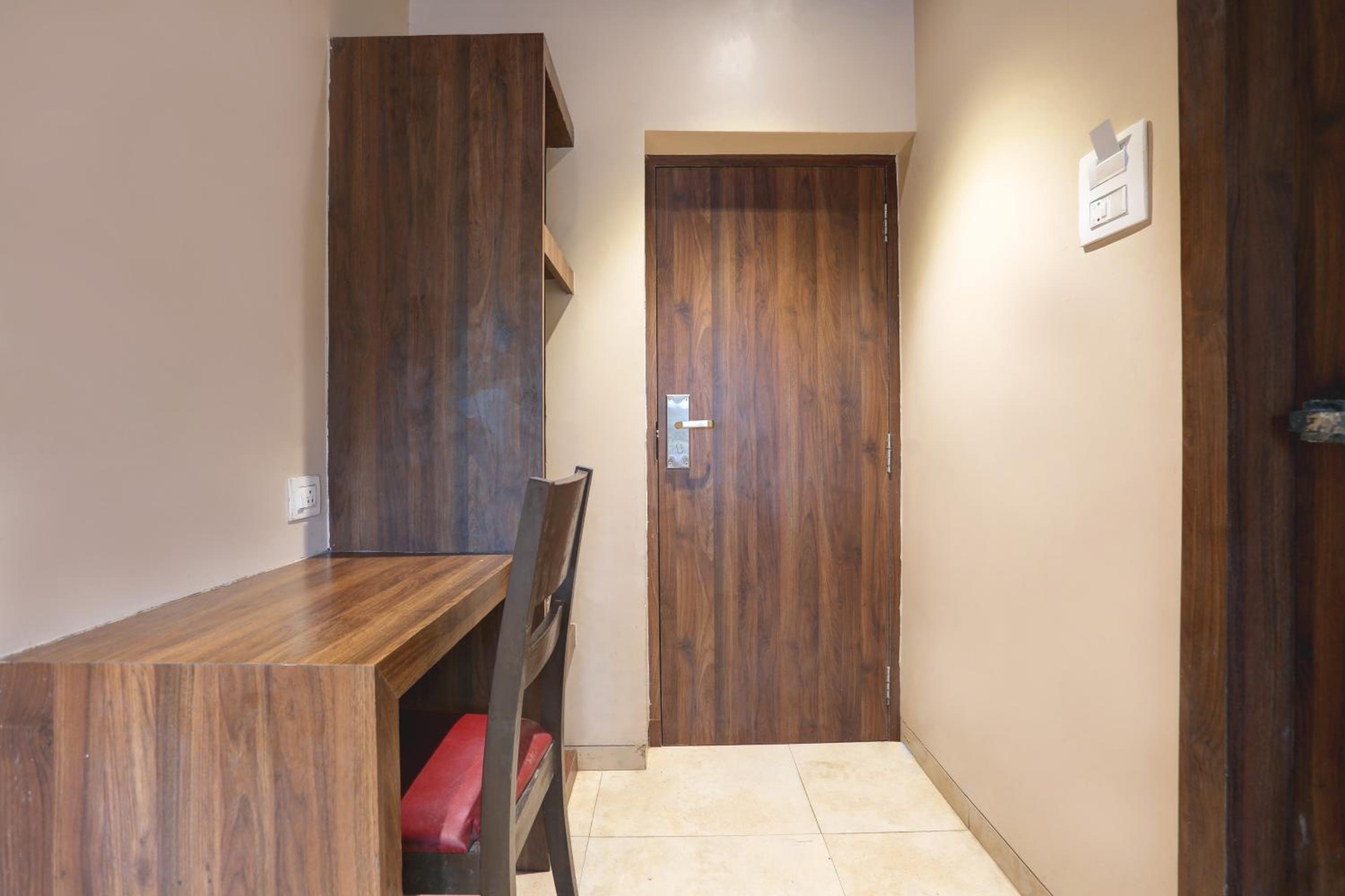 Hotel Sea Breeze photo 2