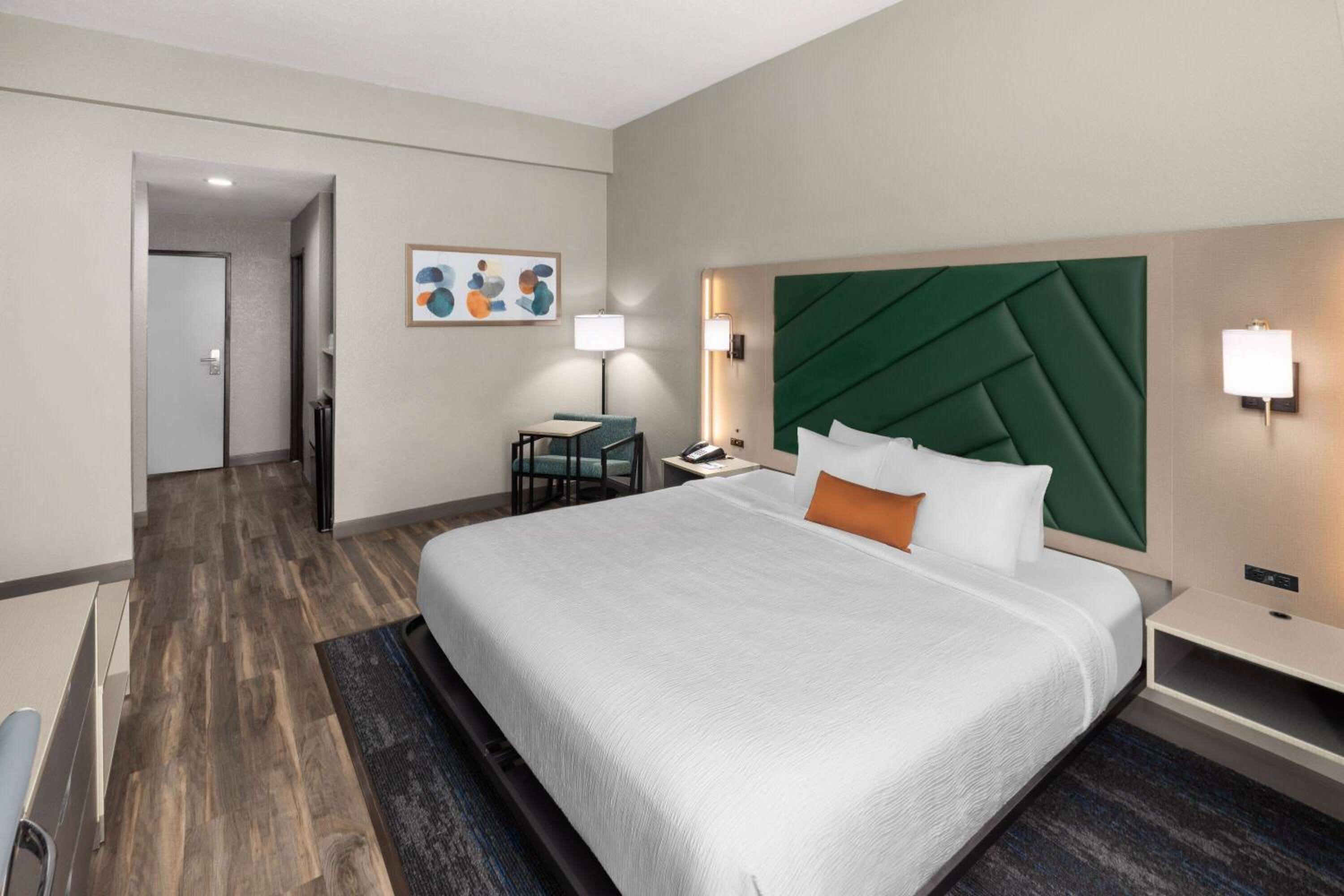 Lake Charles Vacations - Wingate by Wyndham Sulphur Near Lake Charles - Property Image 1