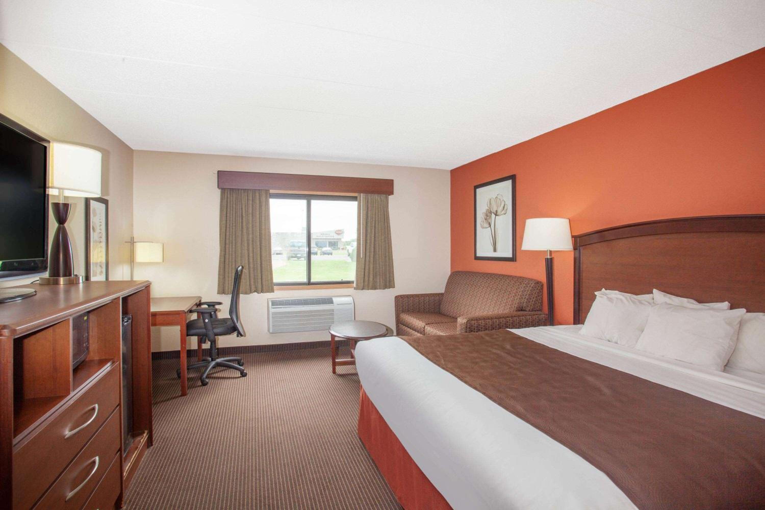 AmericInn by Wyndham Albert Lea