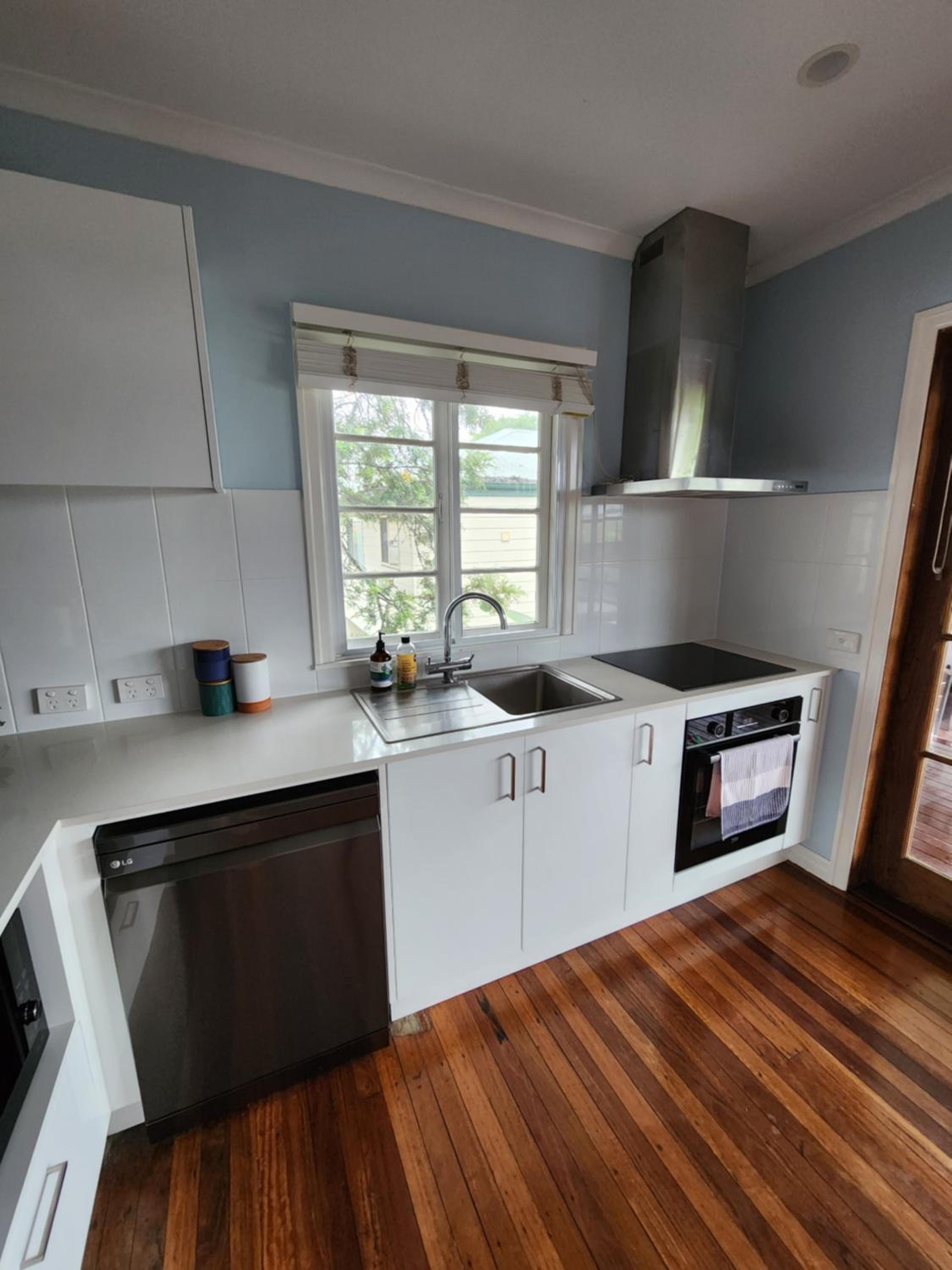 OXLEY Mineral Pool & Private Home suburbanSTAY