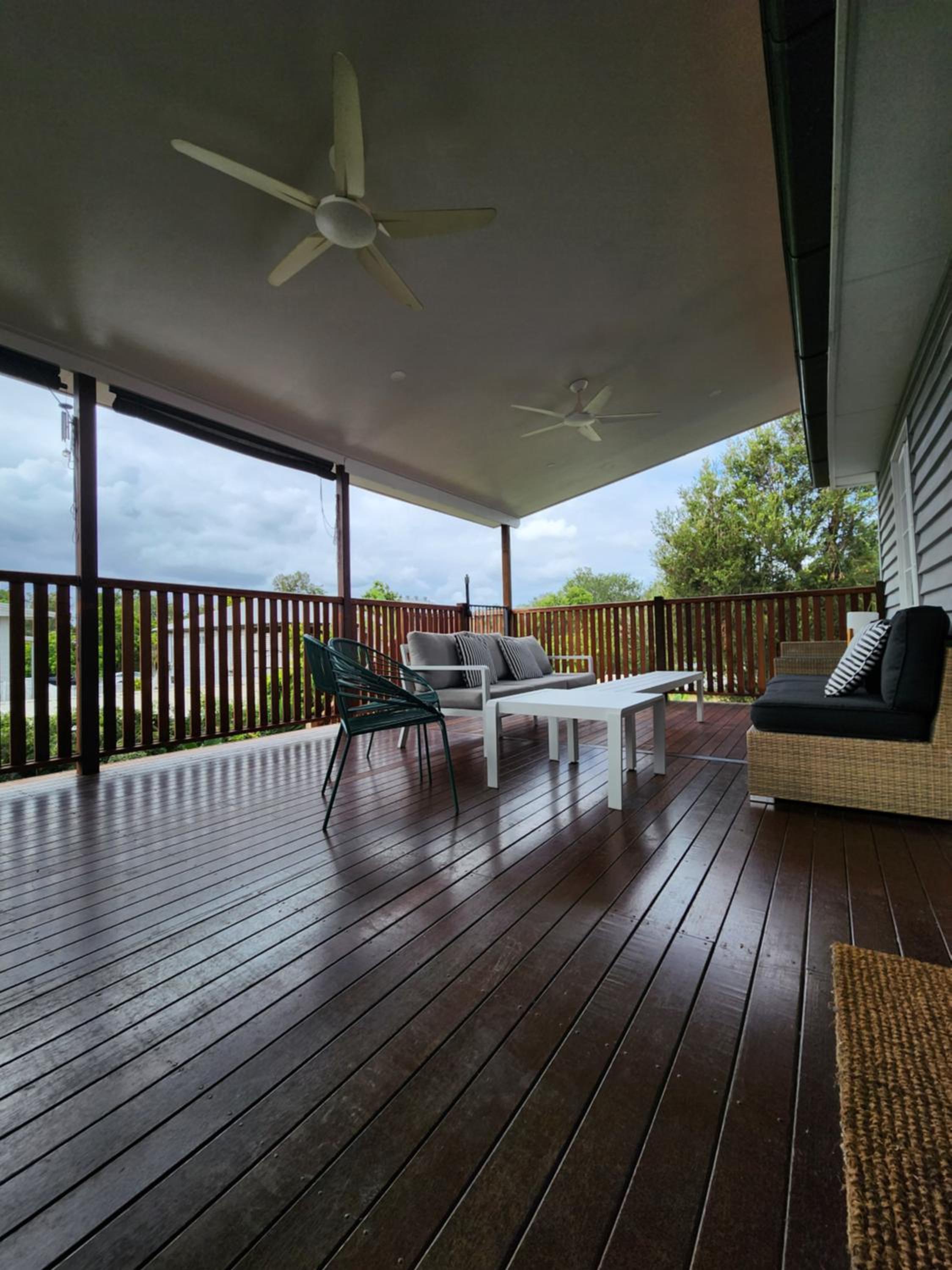 OXLEY Mineral Pool & Private Home suburbanSTAY