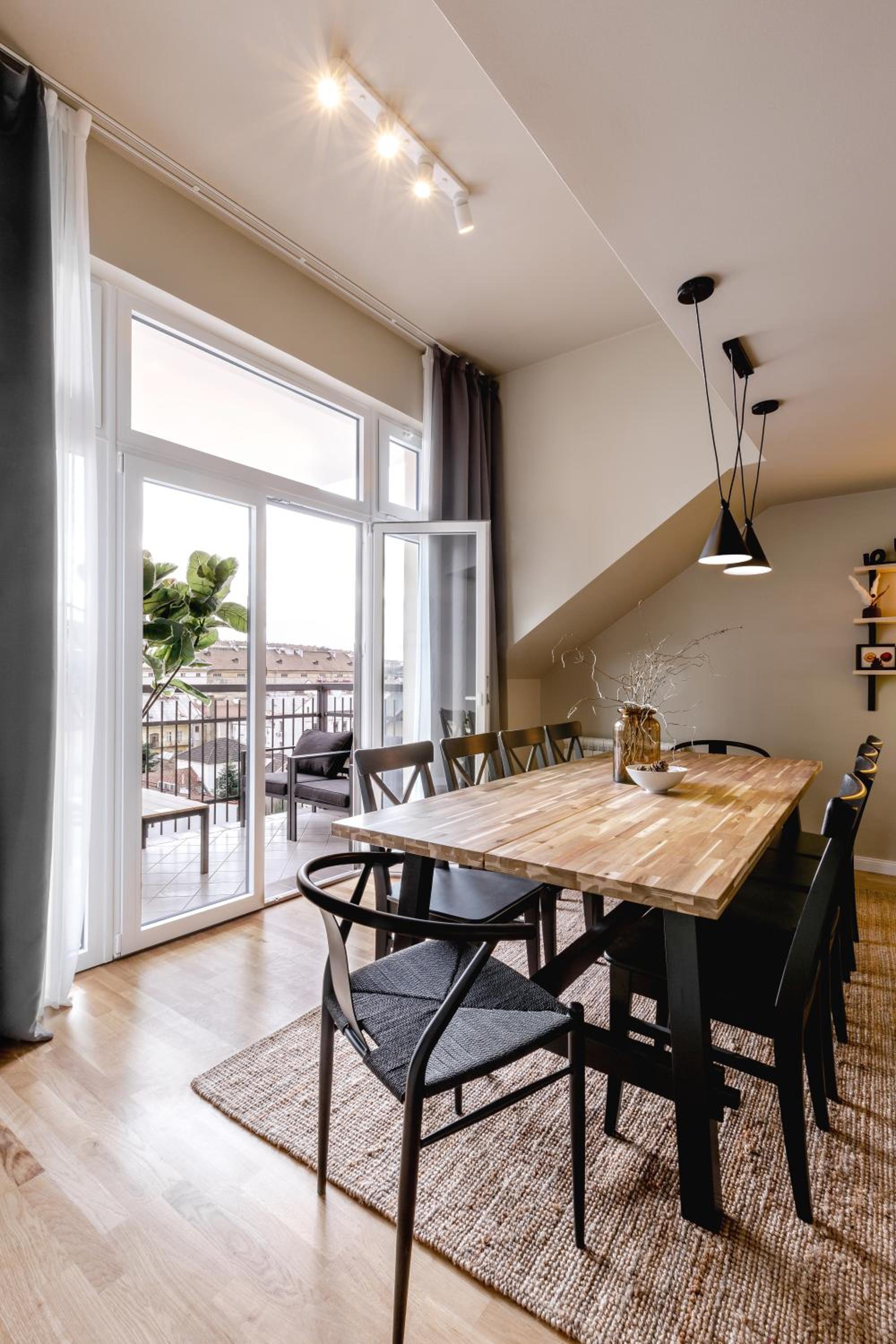 TurnKey I Karlín Square Apartments